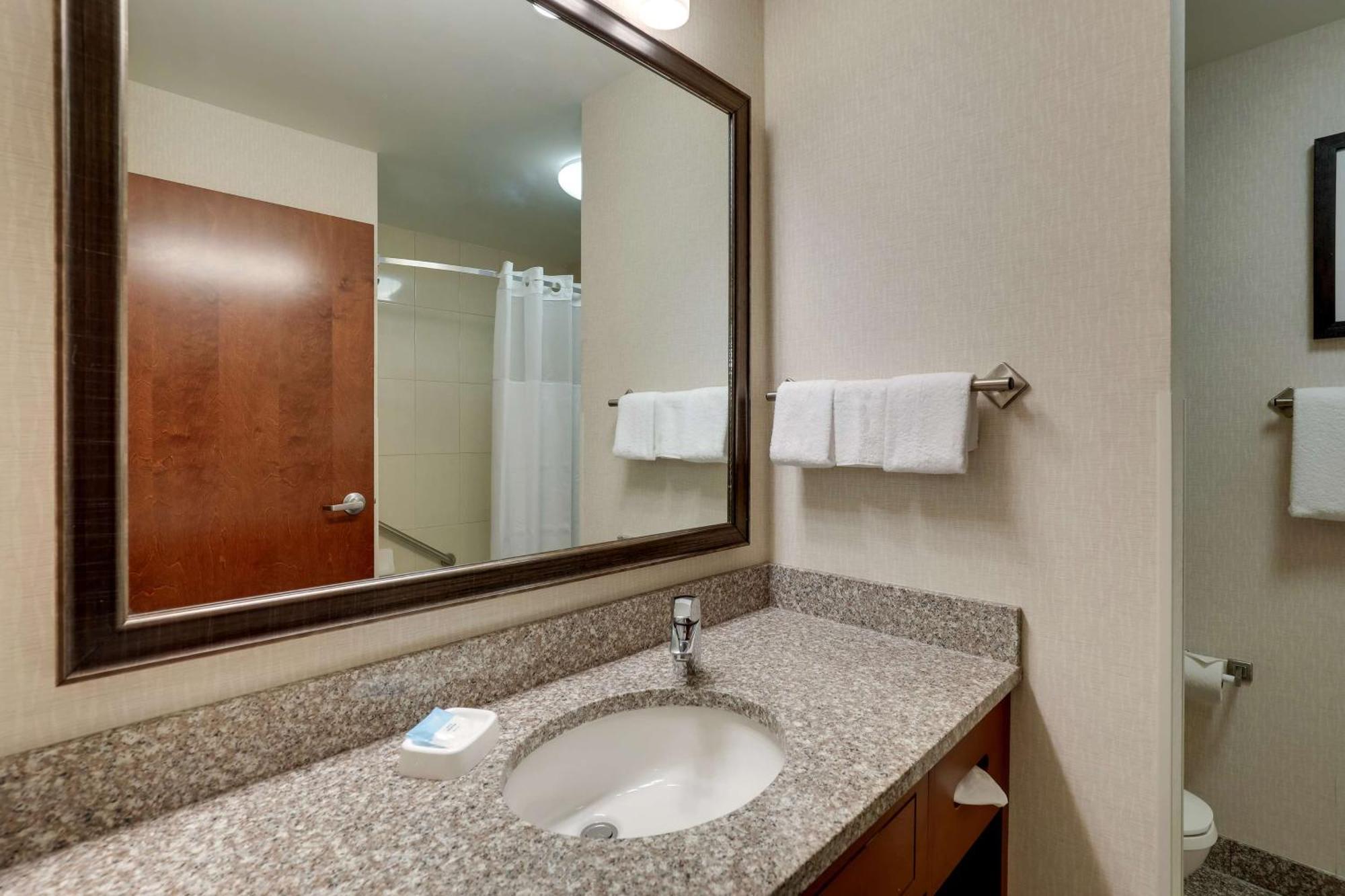 Queen Suite Two Queen Beds