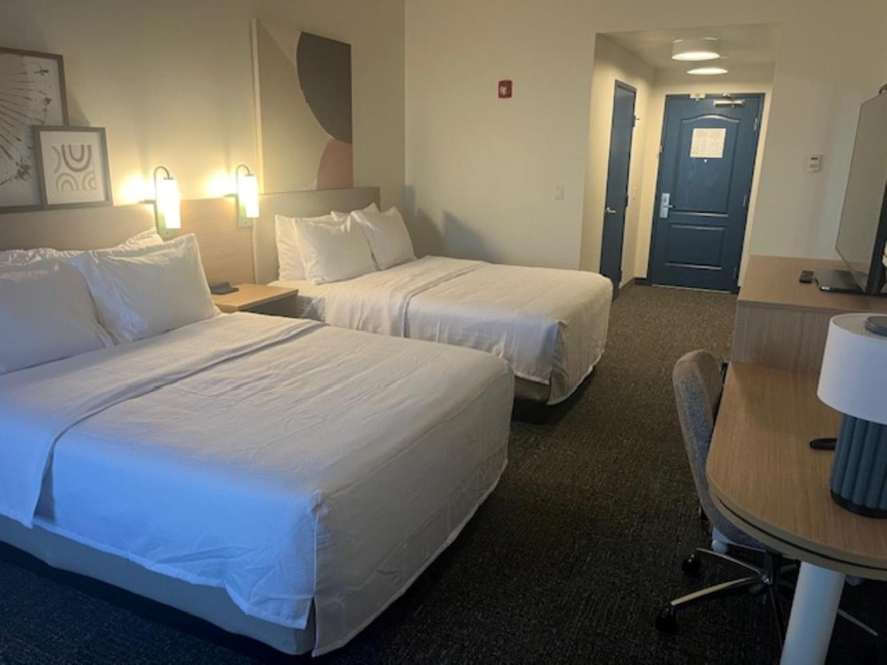 Queen Room Two Queen Beds