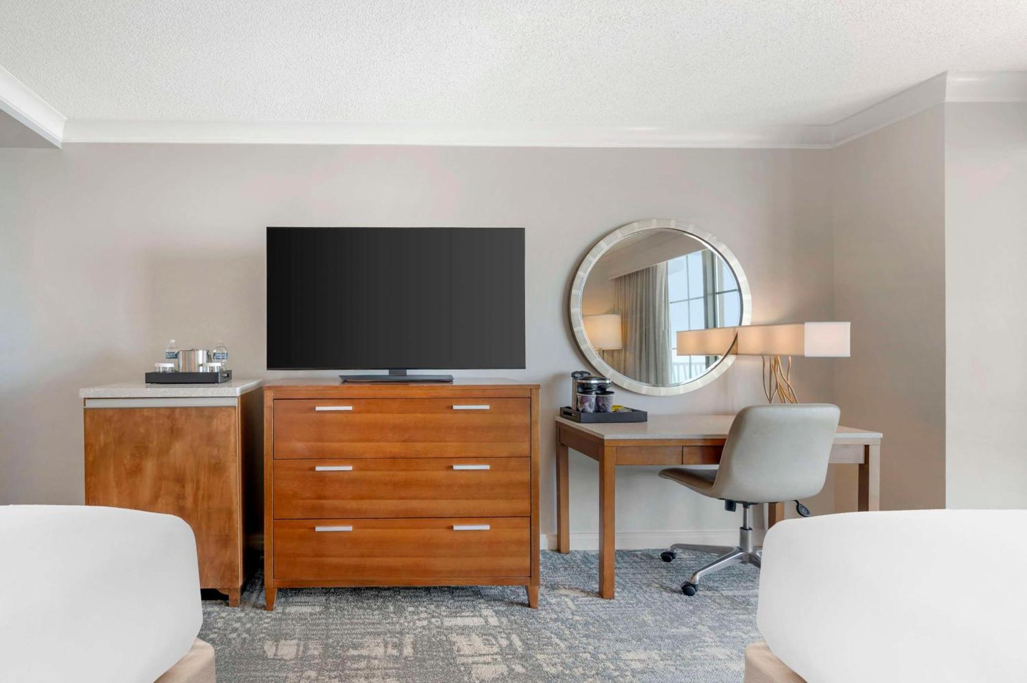 Superior Double Room Oceanfront View Balcony