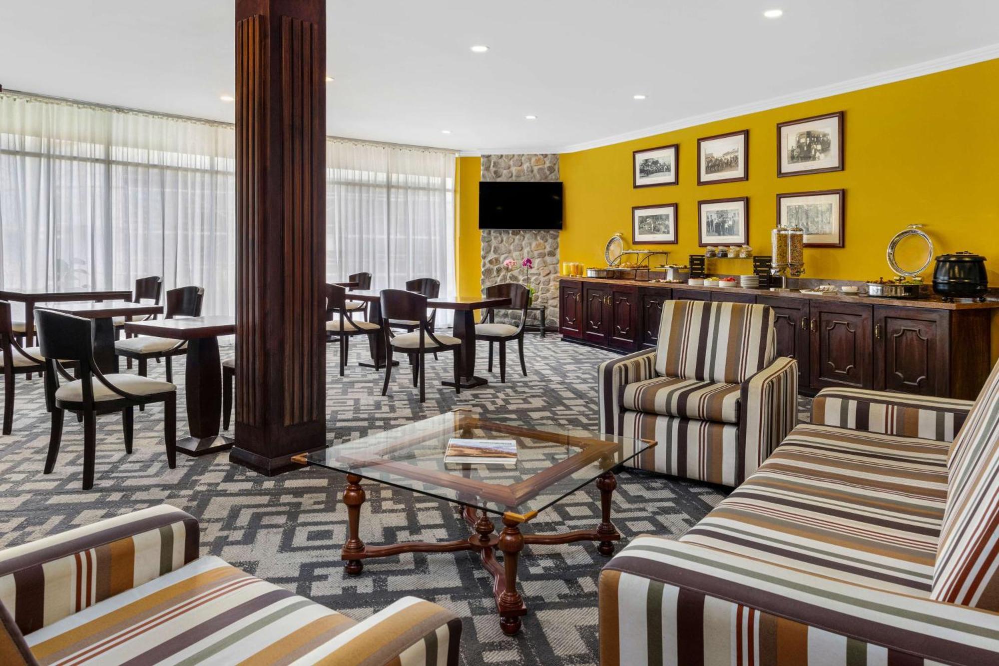 Executive King Room - Lounge Access