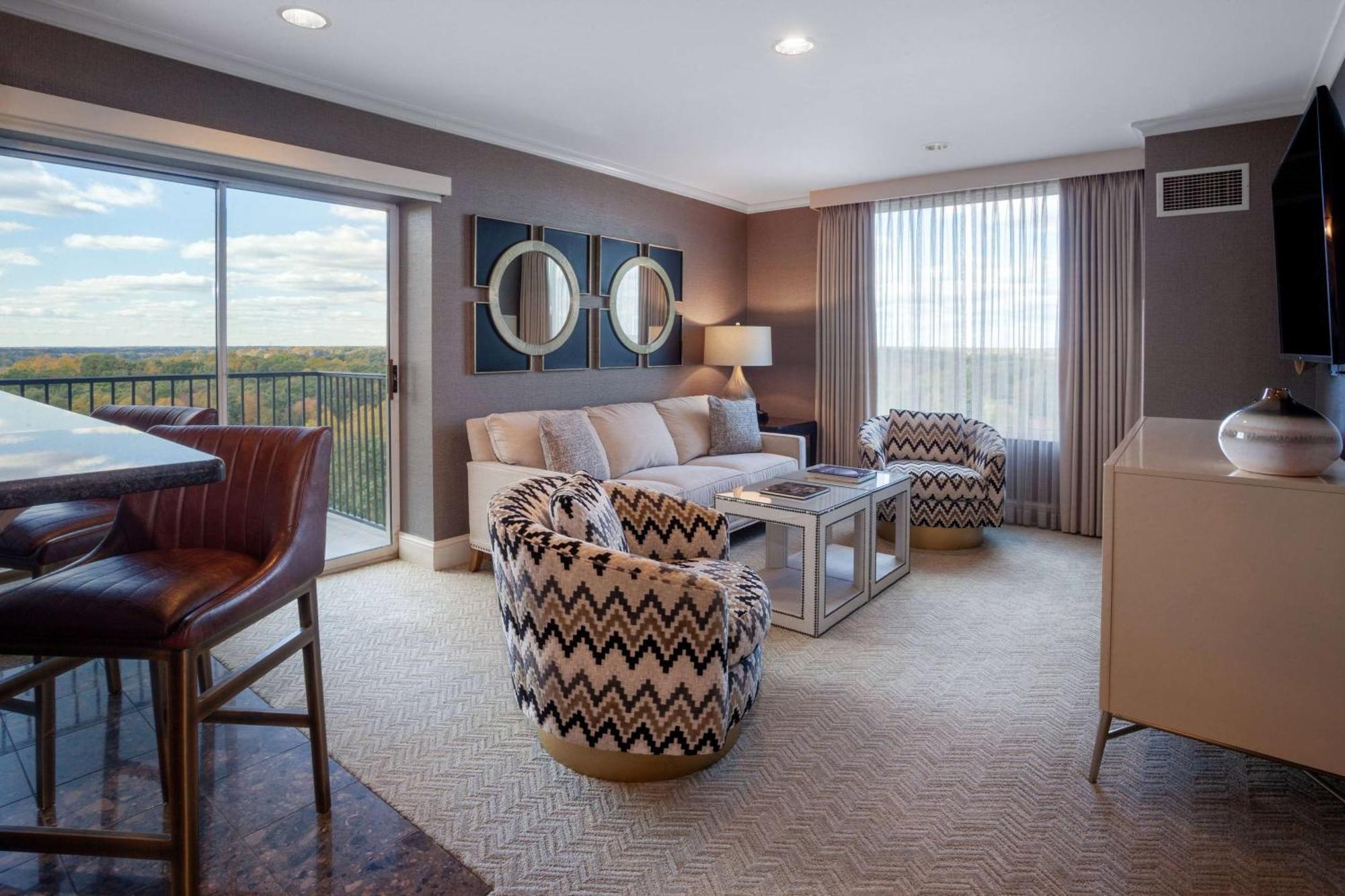One-Bedroom King Suite Non-Smoking