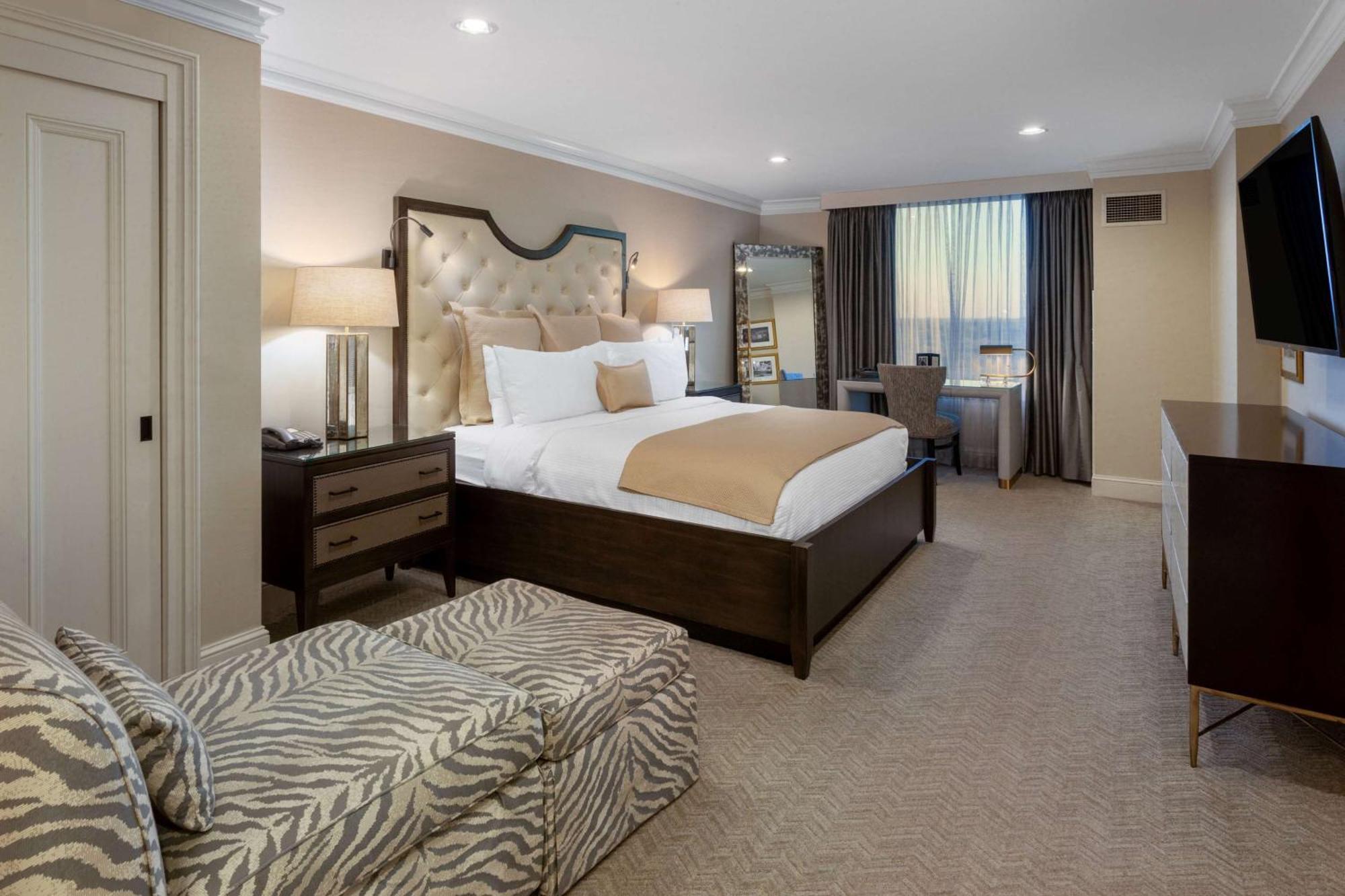 One-Bedroom King Suite Non-Smoking