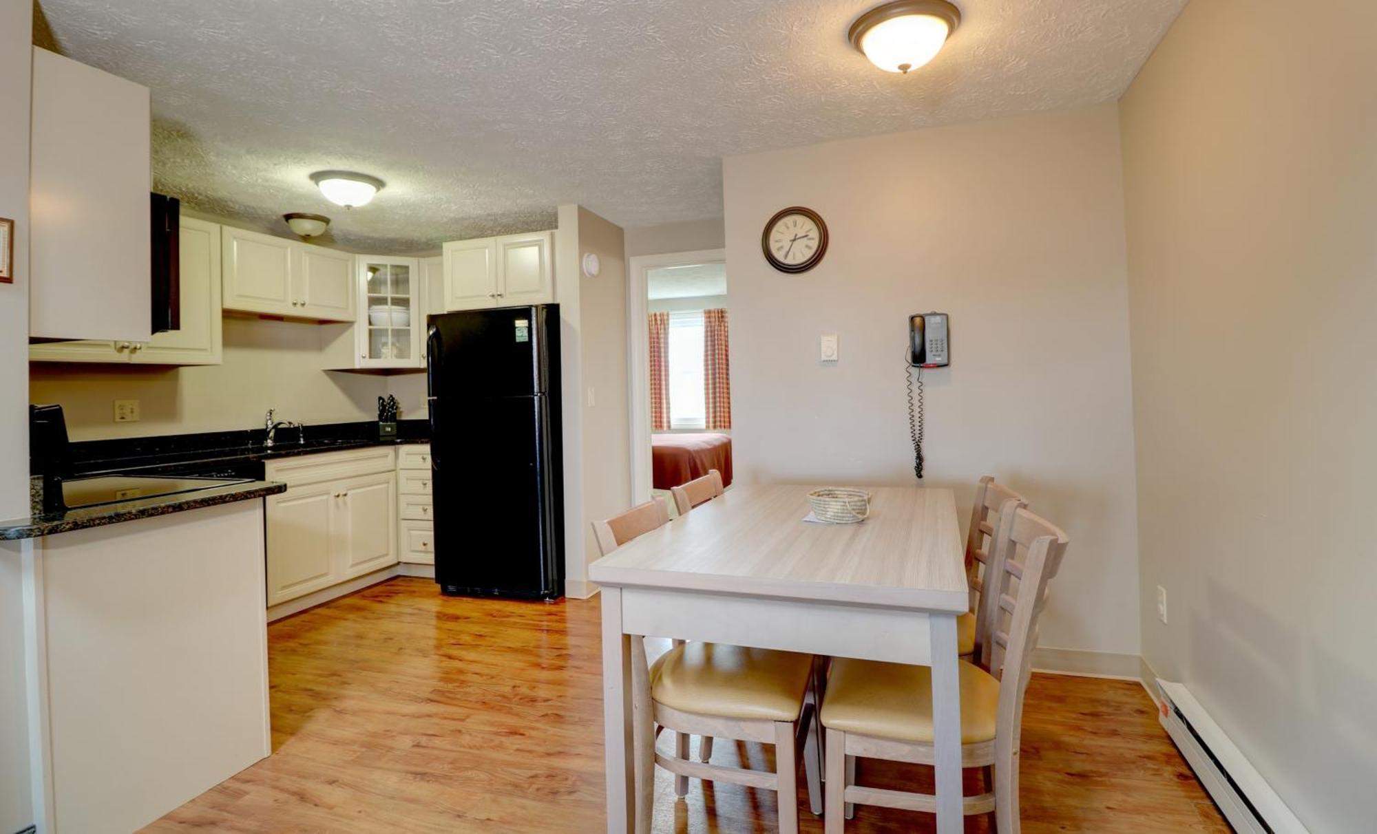 2-Bedroom Loft Suite or King bed