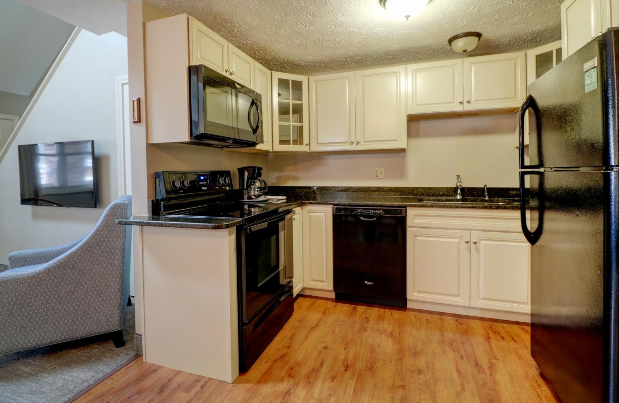 2-Bedroom Loft Suite or King bed