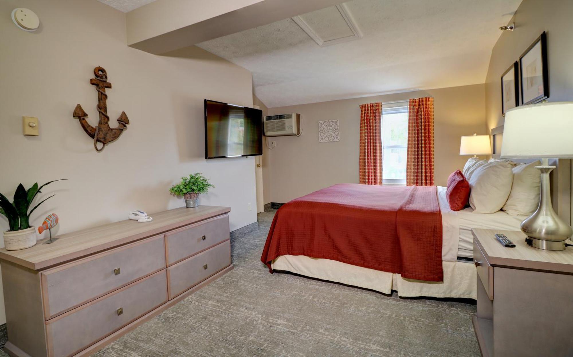 2-Bedroom Suite or Queen bed