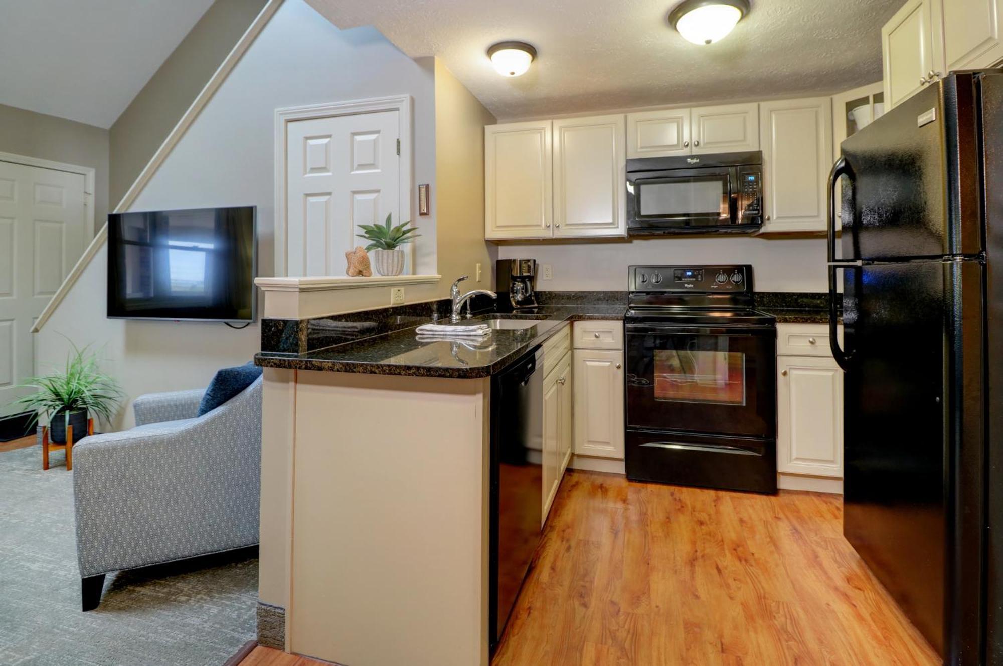 2-Bedroom Suite or King bed