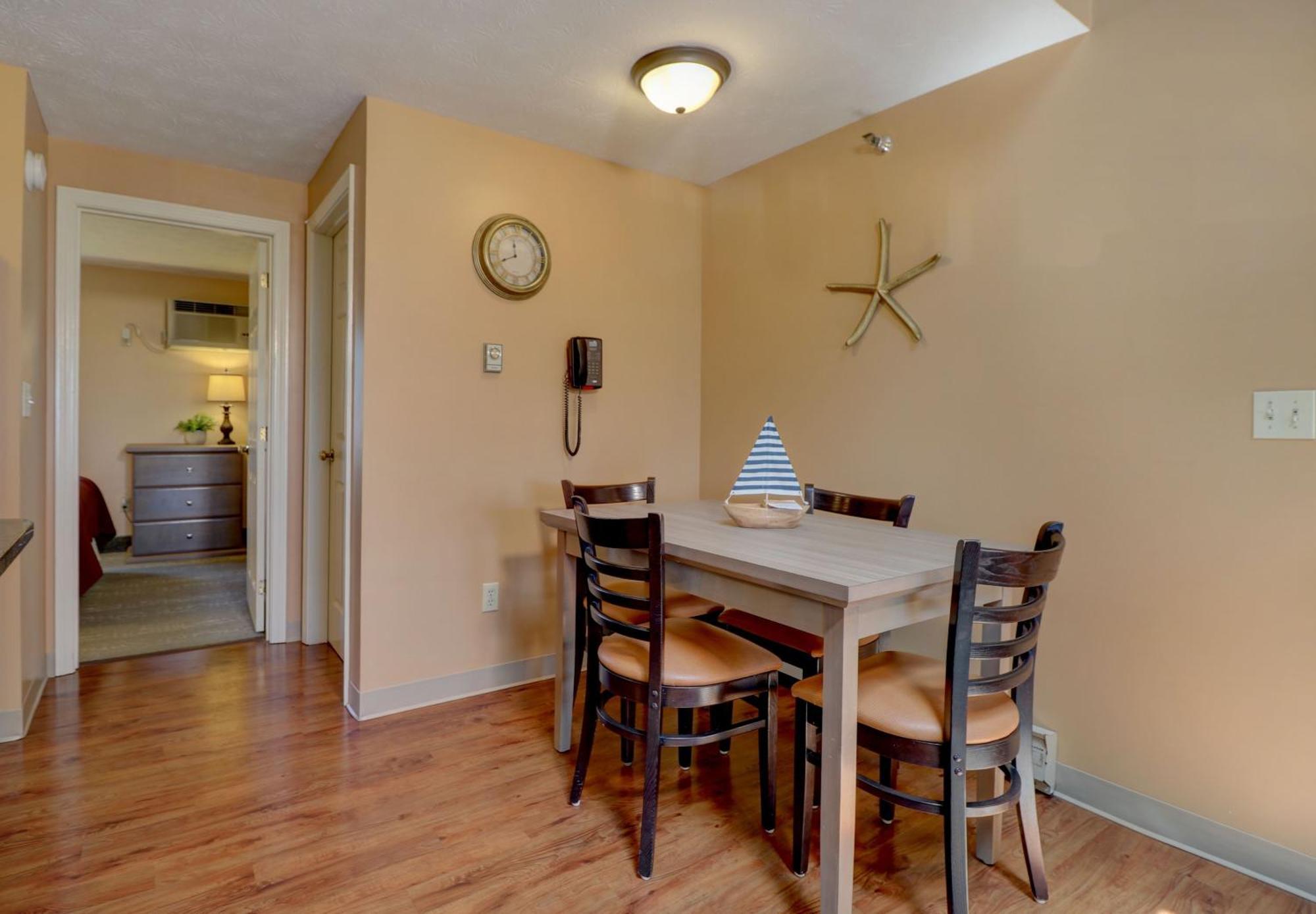 2-Bedroom Suite or King bed