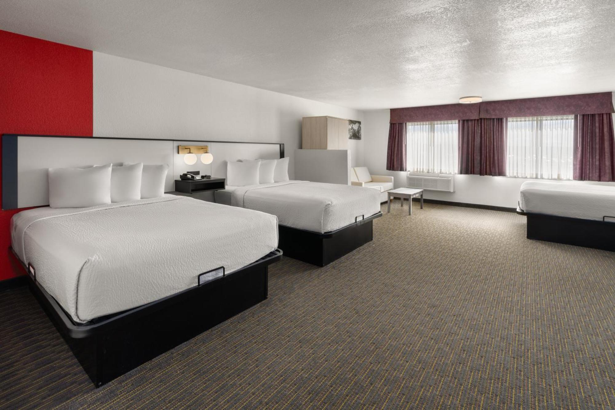Queen Room with Three Queen Beds - Non-Smoking