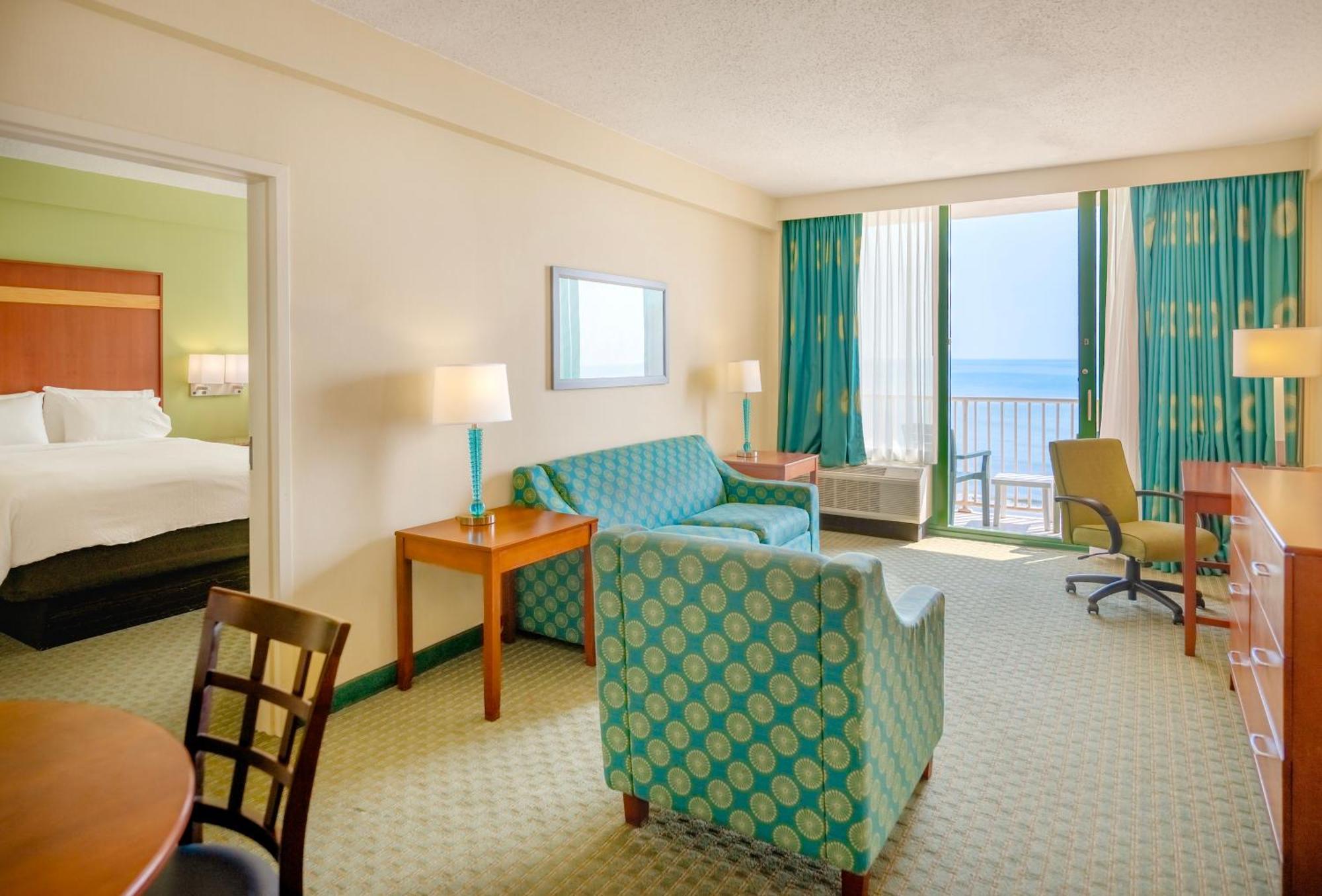 One-Bedroom Queen Suite Sofa Bed Oceanfront