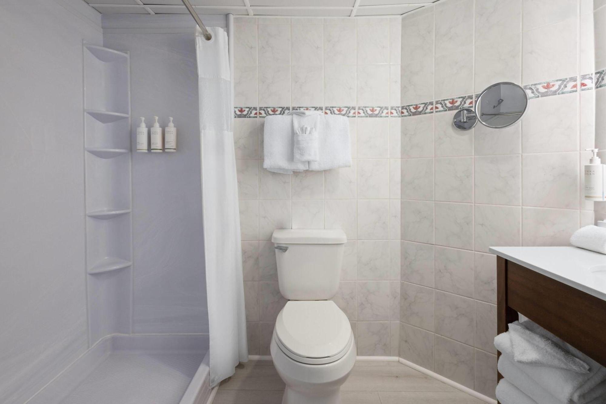 Room with Two Double Beds and Partial Ocean View - Non Smoking