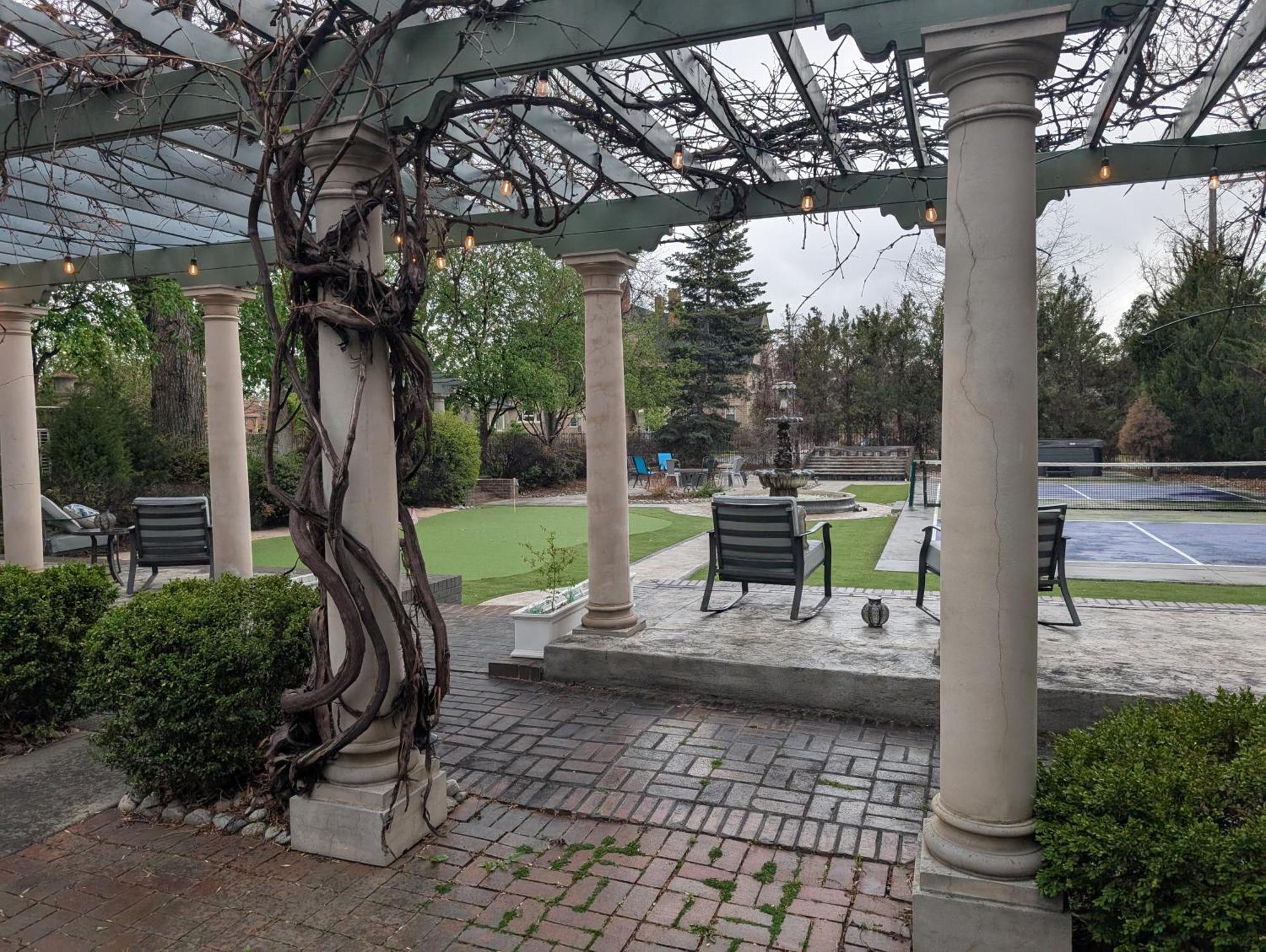 Three-Bedroom Premium Apartment with Resort View