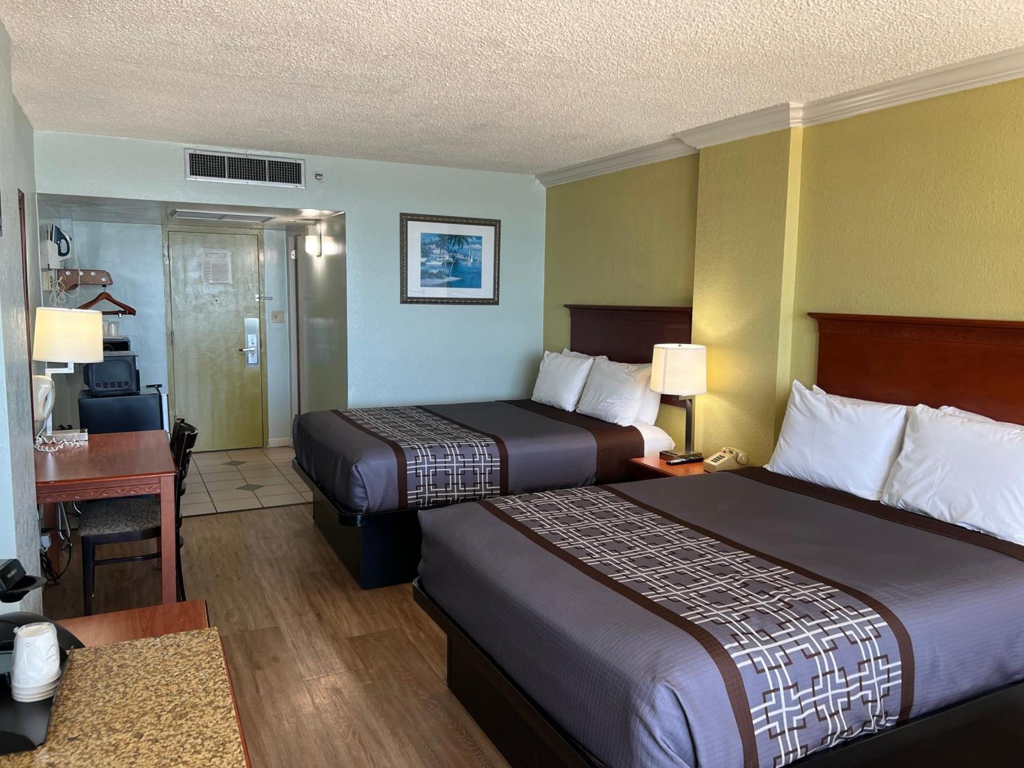 Standard Room w or Two Queen Beds Non-Smoking Oceanfront
