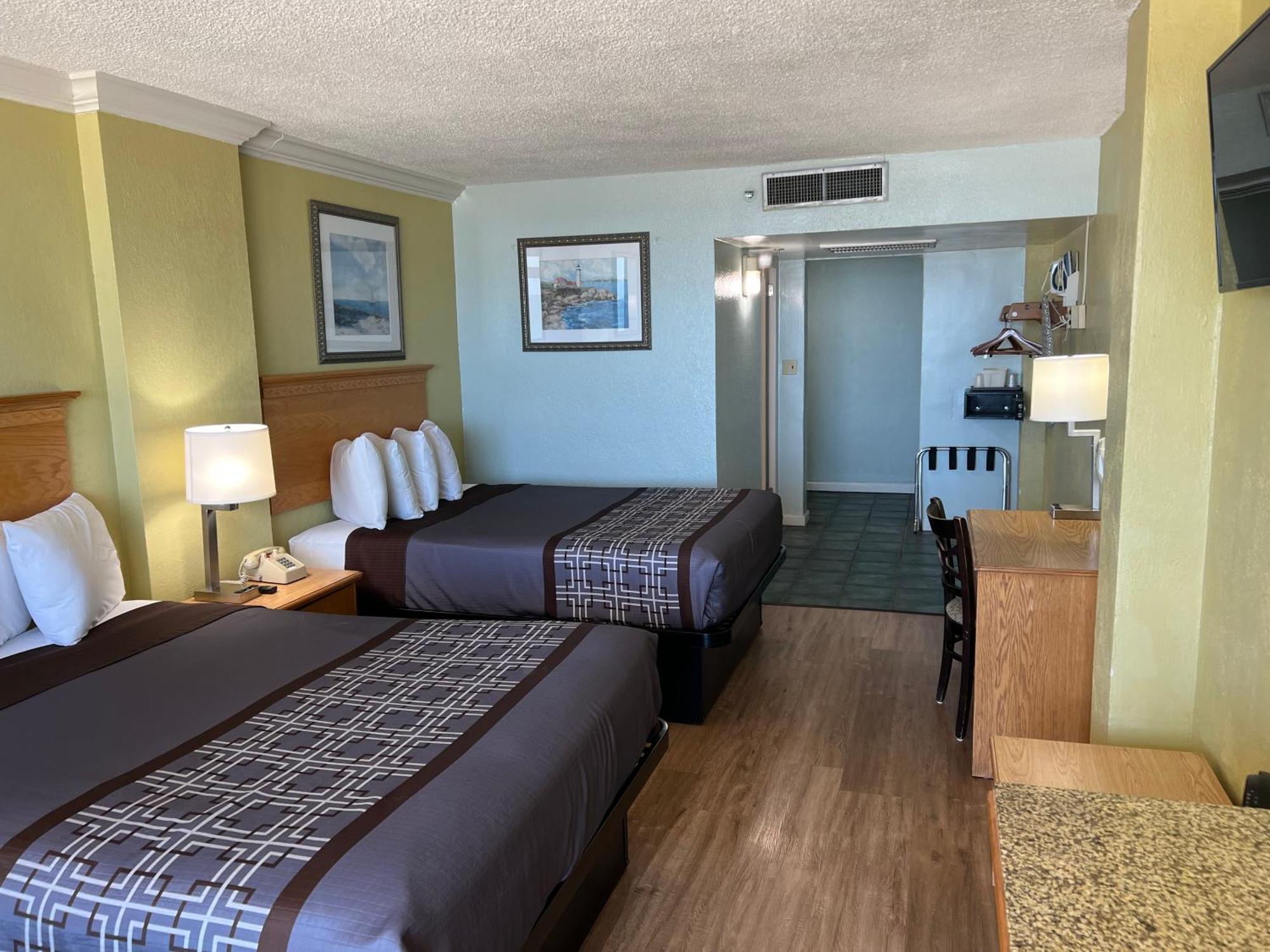 Standard Room w or Two Queen Beds Non-Smoking Oceanfront