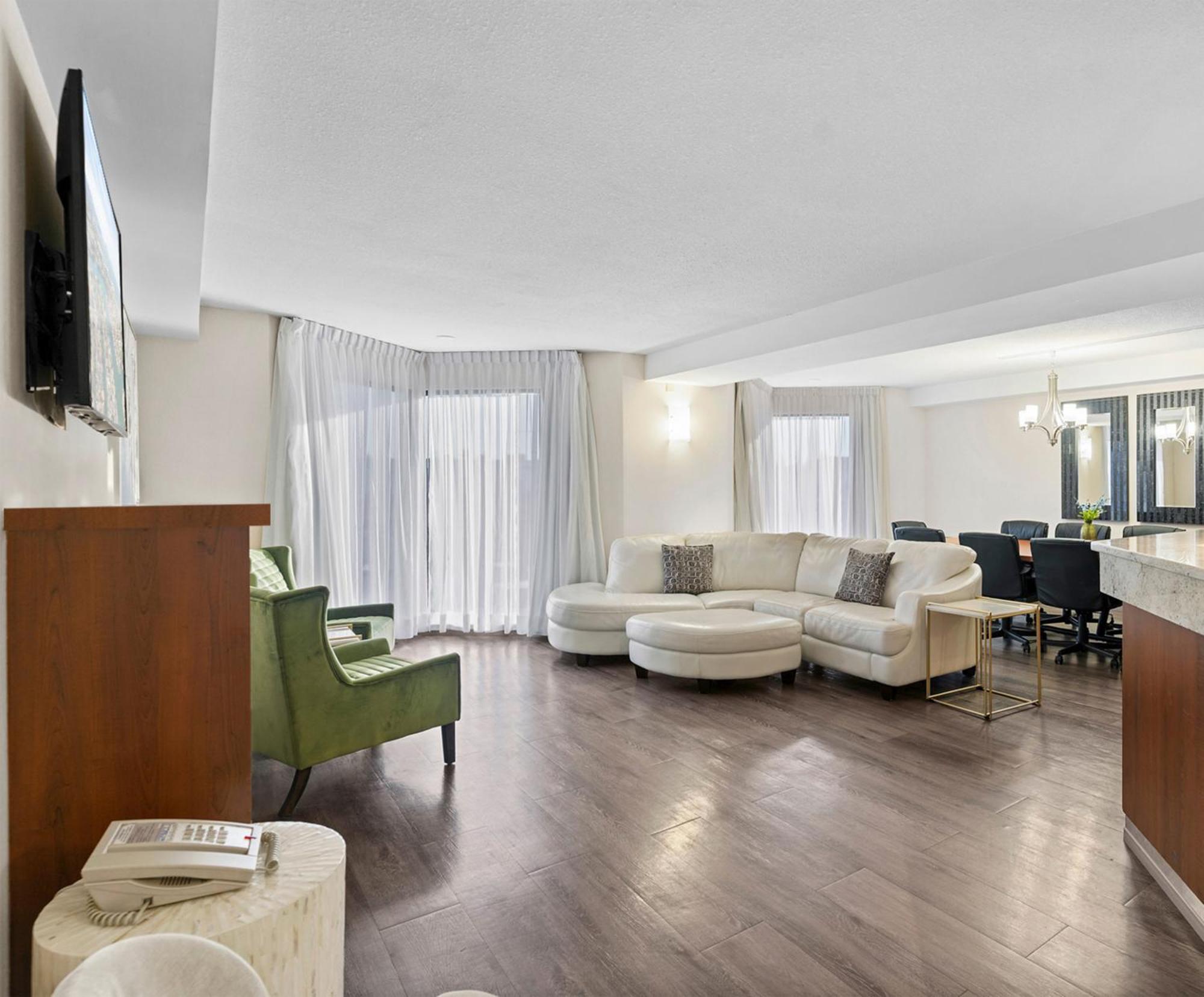 Executive One-Bedroom King Suite - Non-Smoking