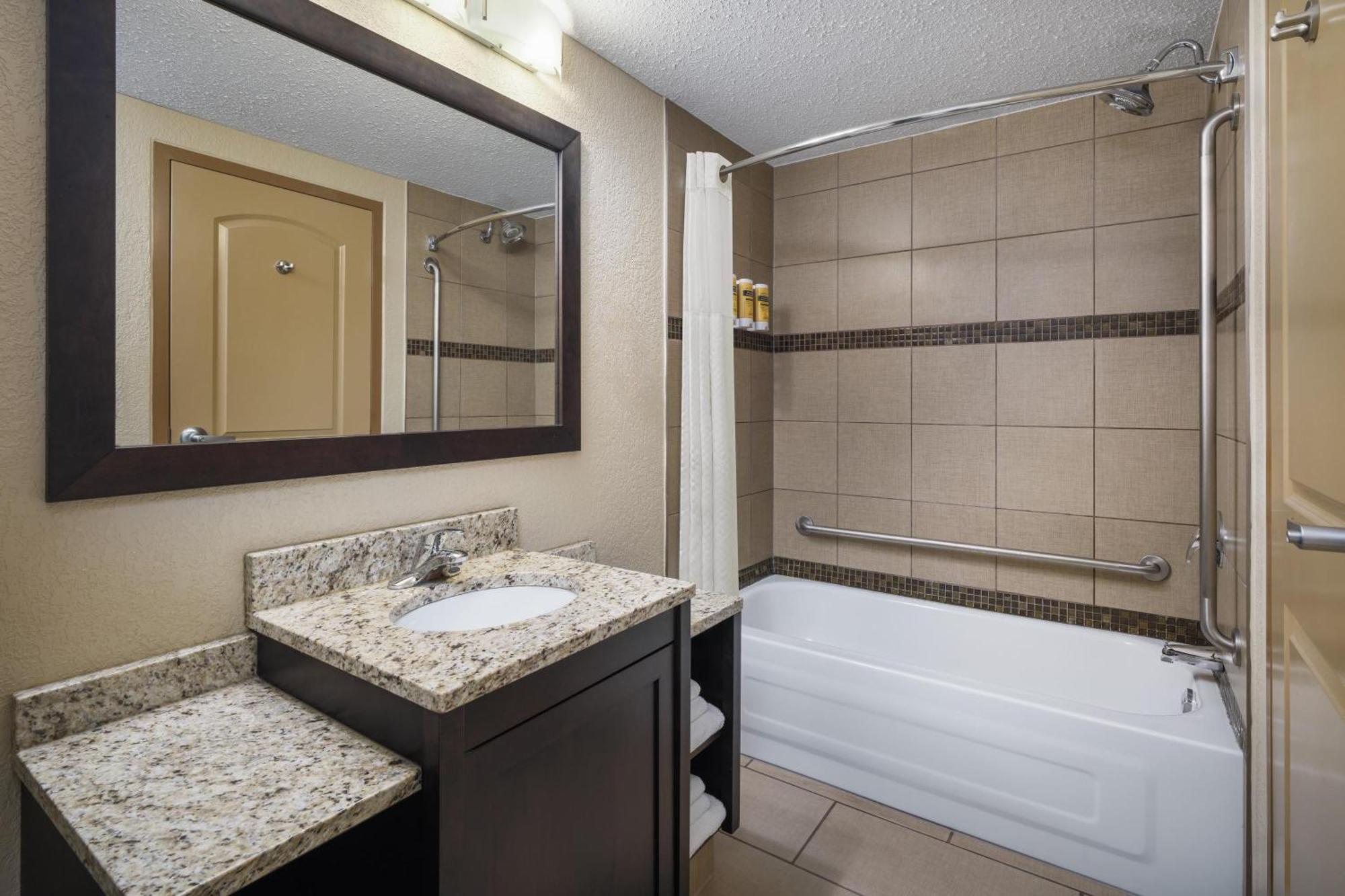 Queen Room with Two Queen Beds - Pet Friendly/Non-Smoking