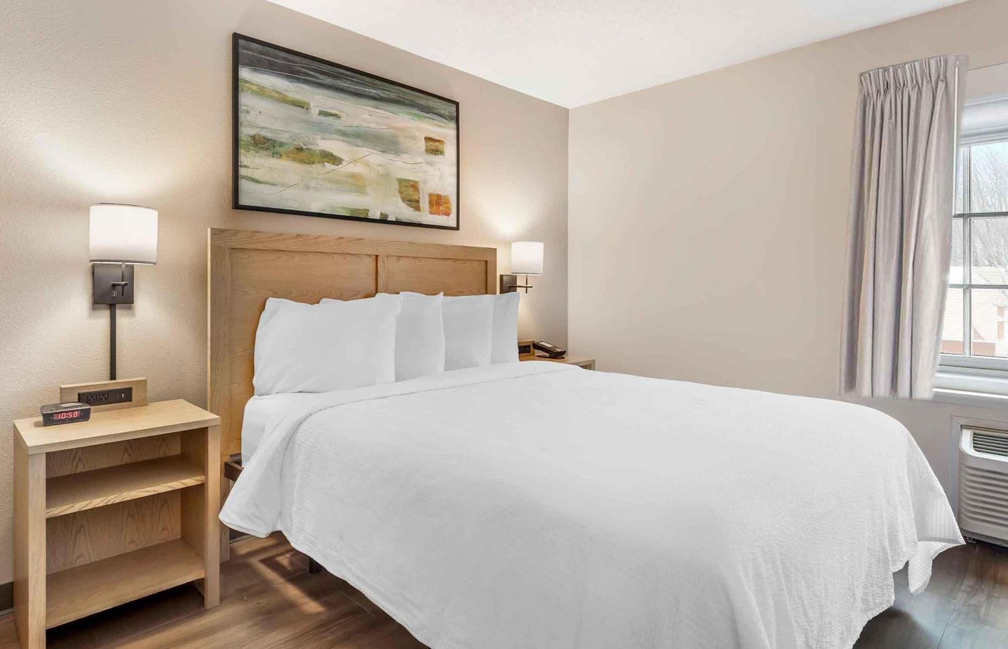 Premium Deluxe Studio 1 Queen Bed Non-Smoking
