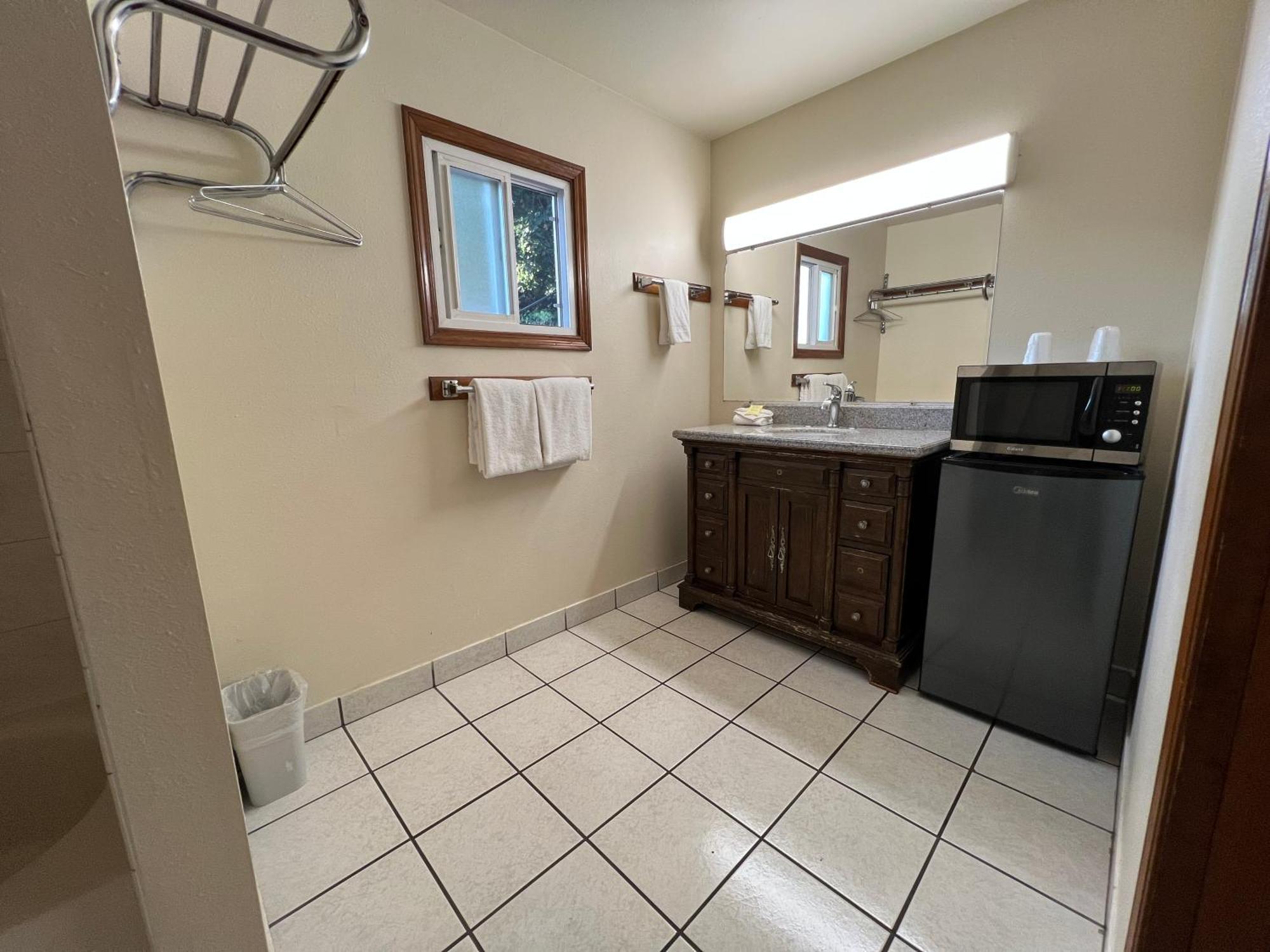 King Suite Spa Bath