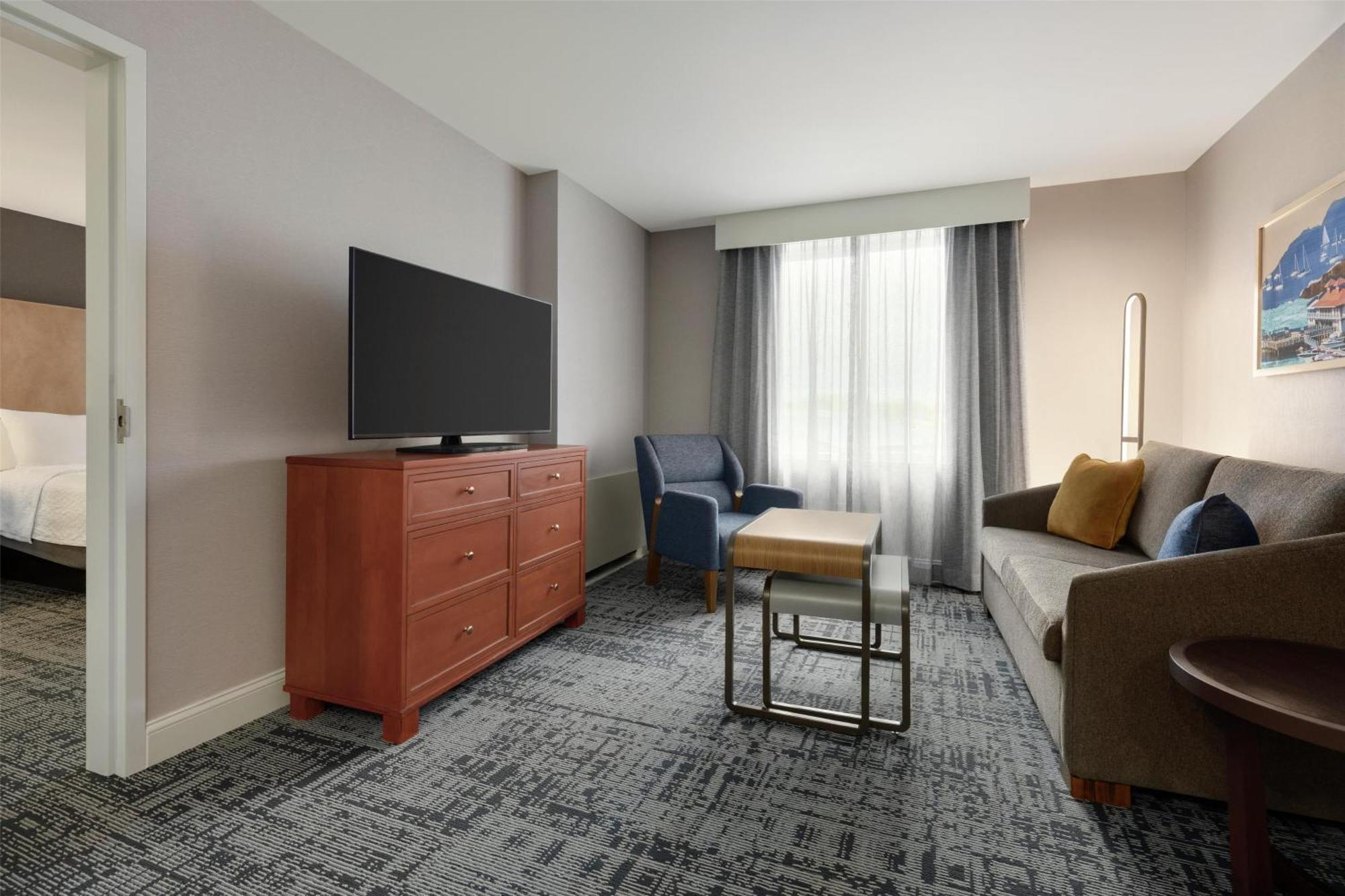 One-Bedroom Queen Suite with Two Queen Beds - Non-Smoking