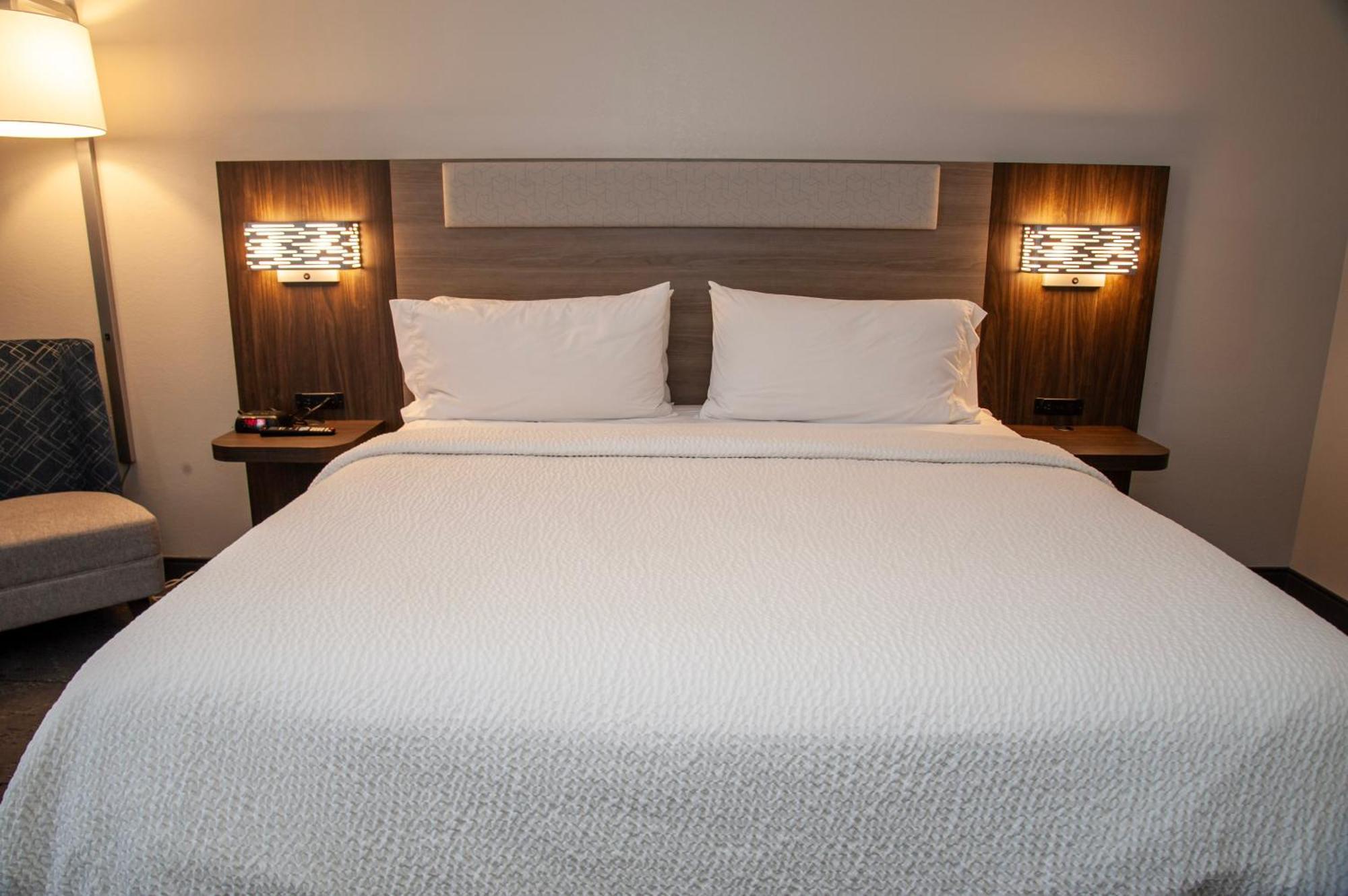 Standard King Room