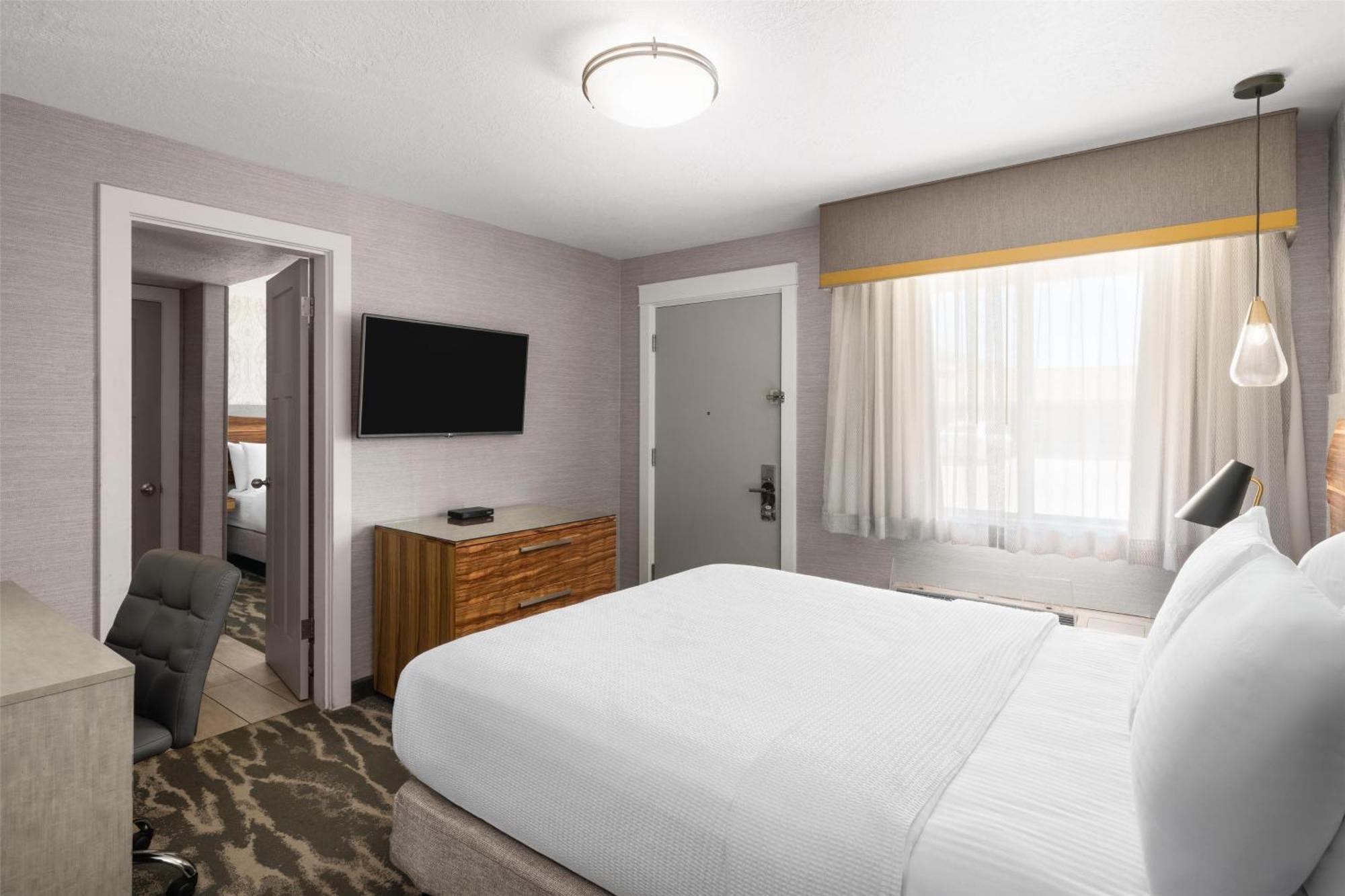 Two-Bedroom Queen Room