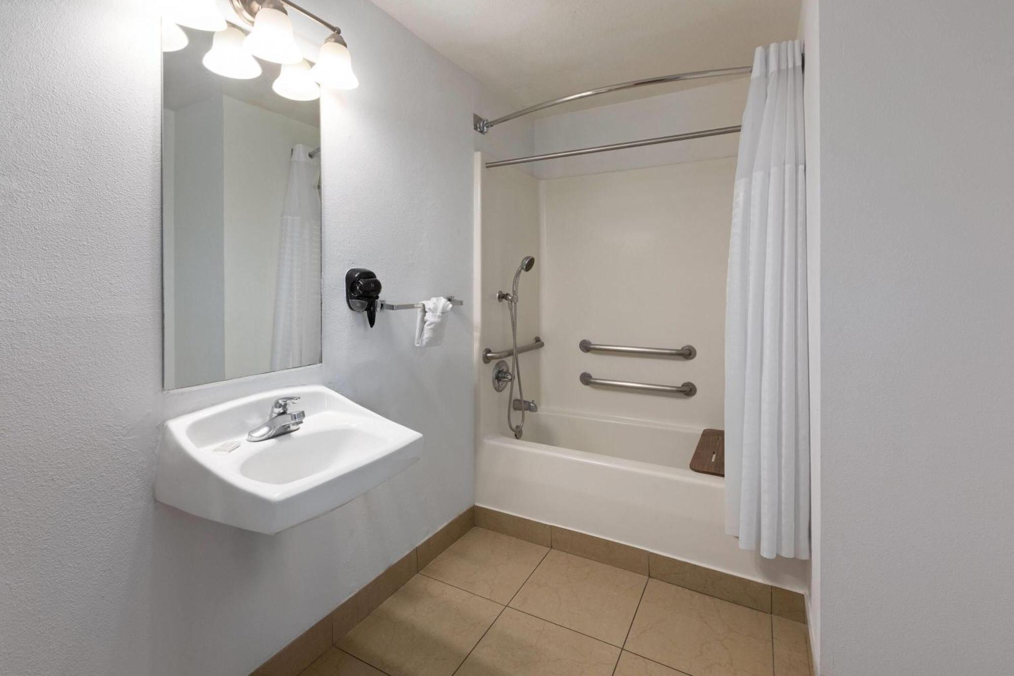 King Room Mobility Access or Non-Smoking