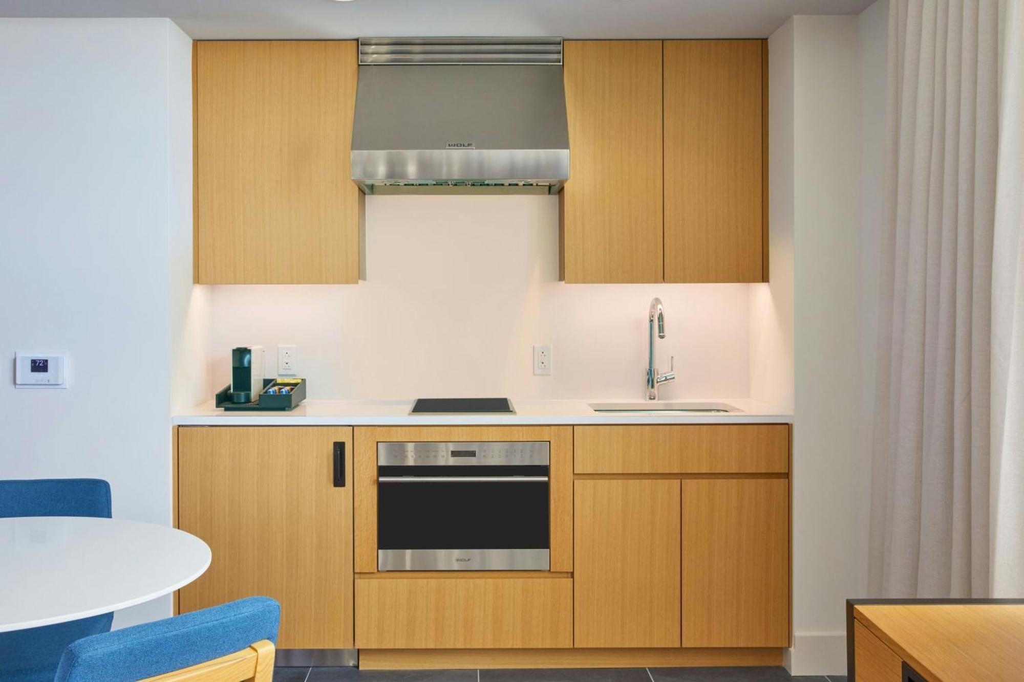 Residence King Room City View
