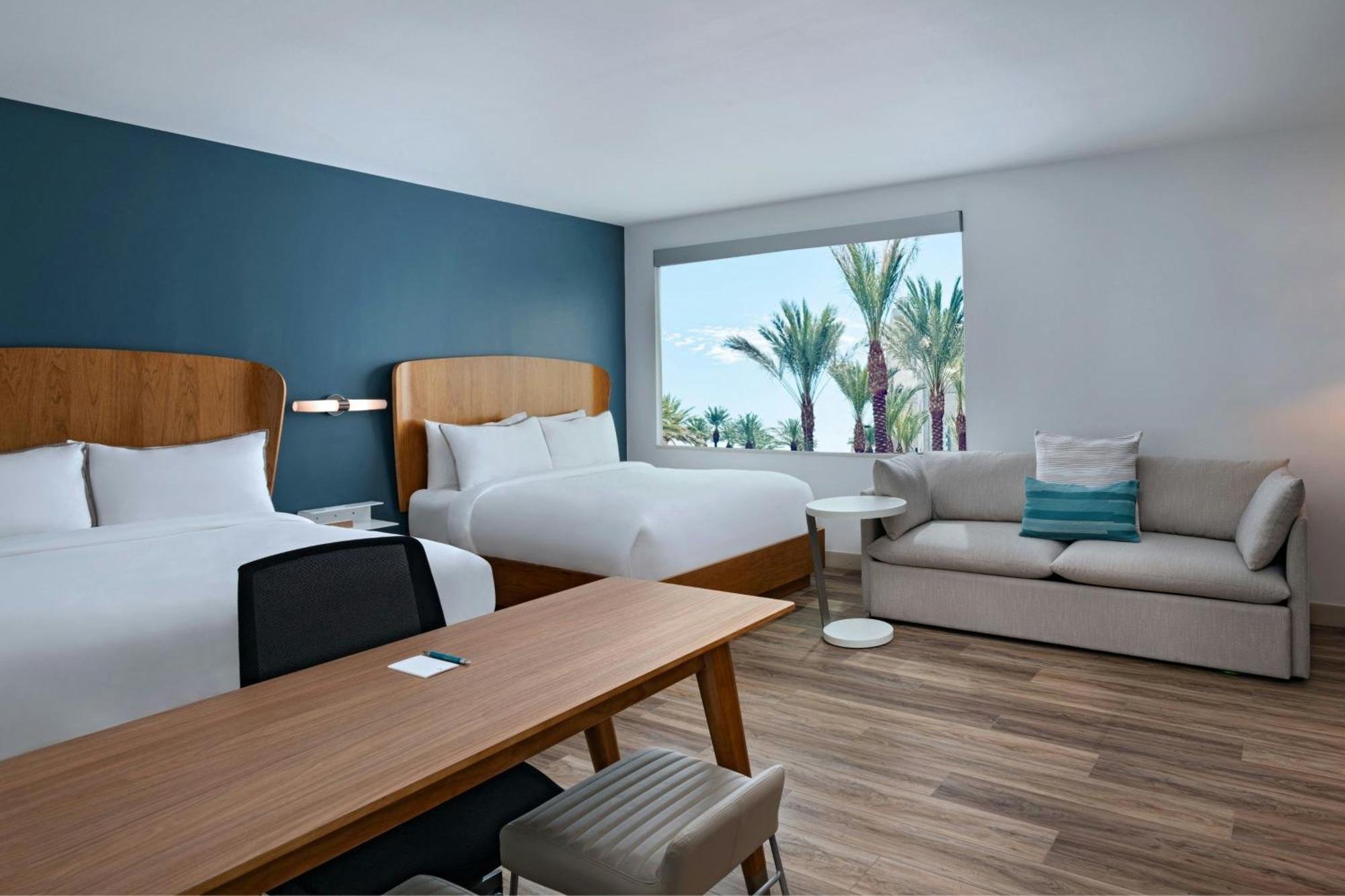 Studio Two Queen Beds City View