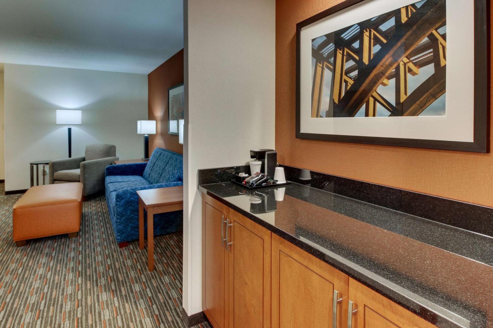 Deluxe King Suite