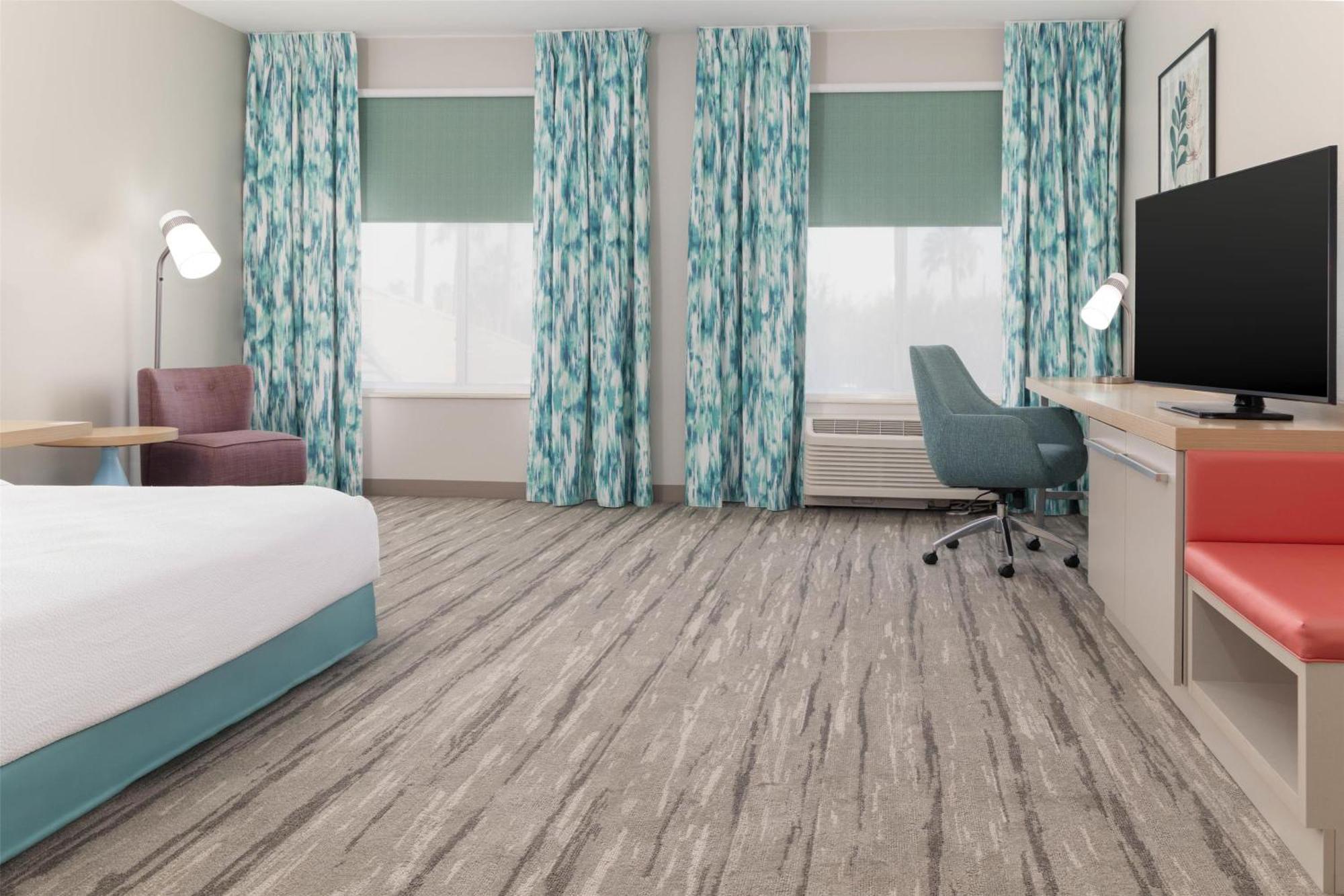 King Room Tub Mobility Hearing Access