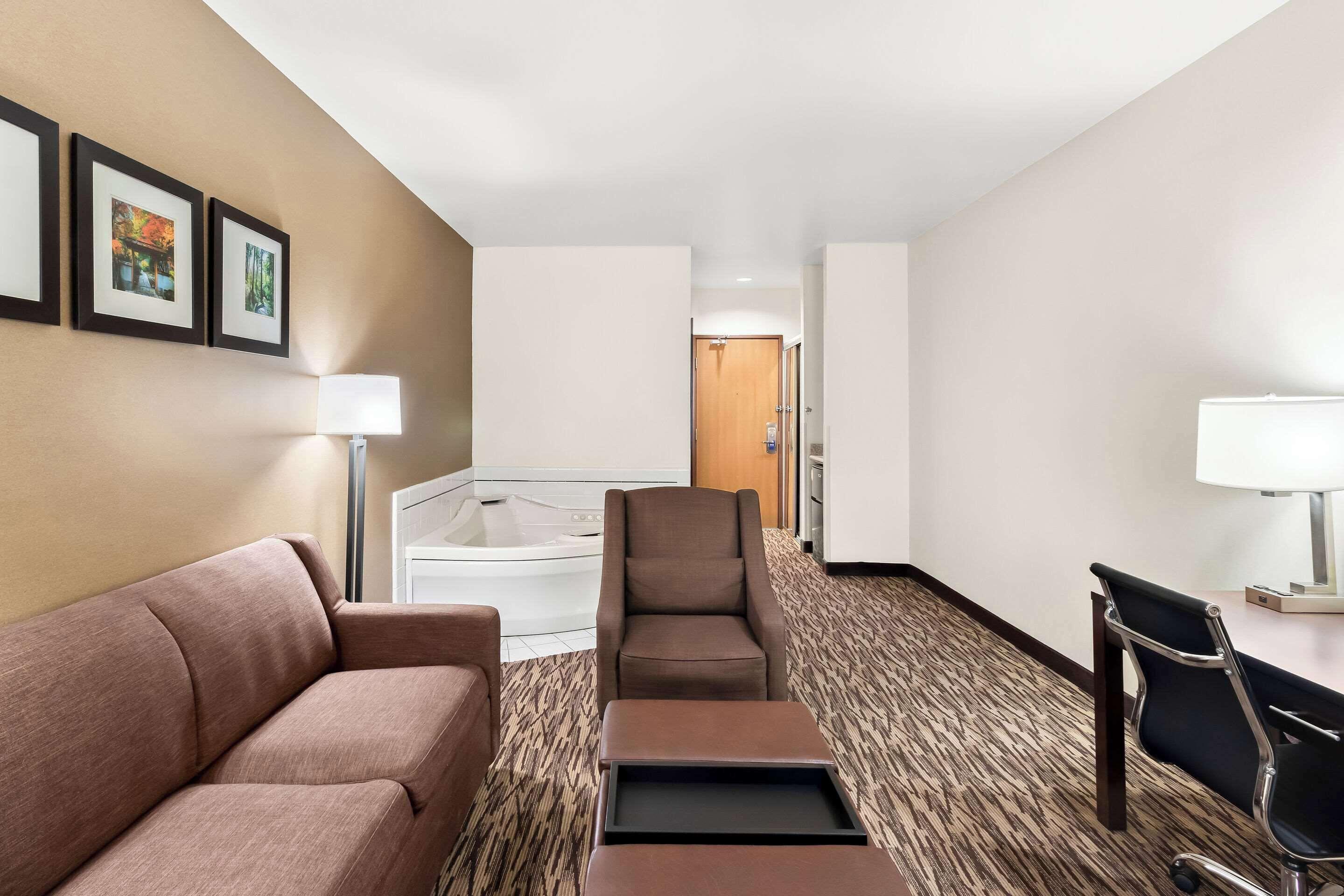 One Room Suite Whirlpool Non Smoking