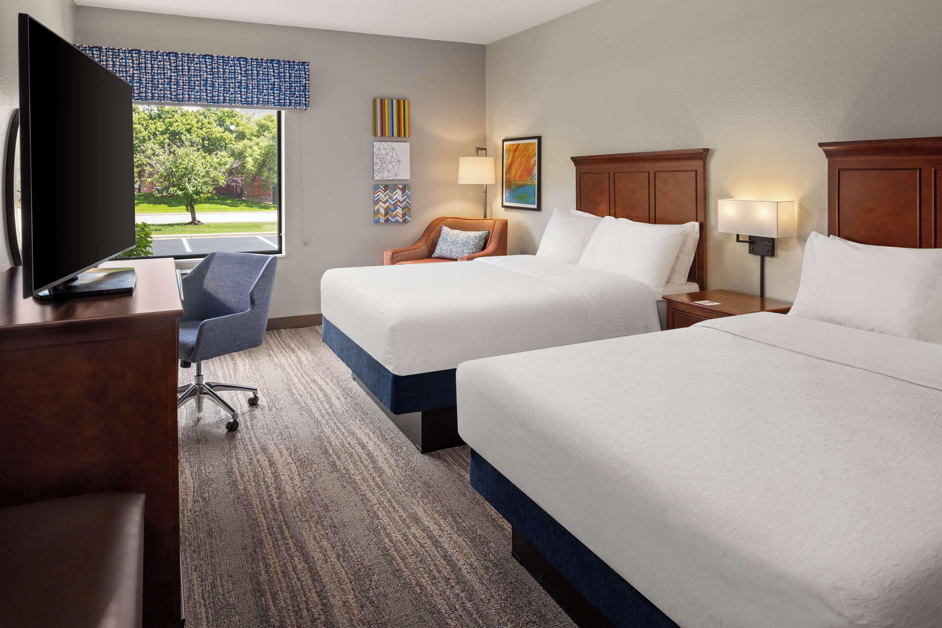 Queen Room Two Queen Beds Hearing Accessible or Non-Smoking