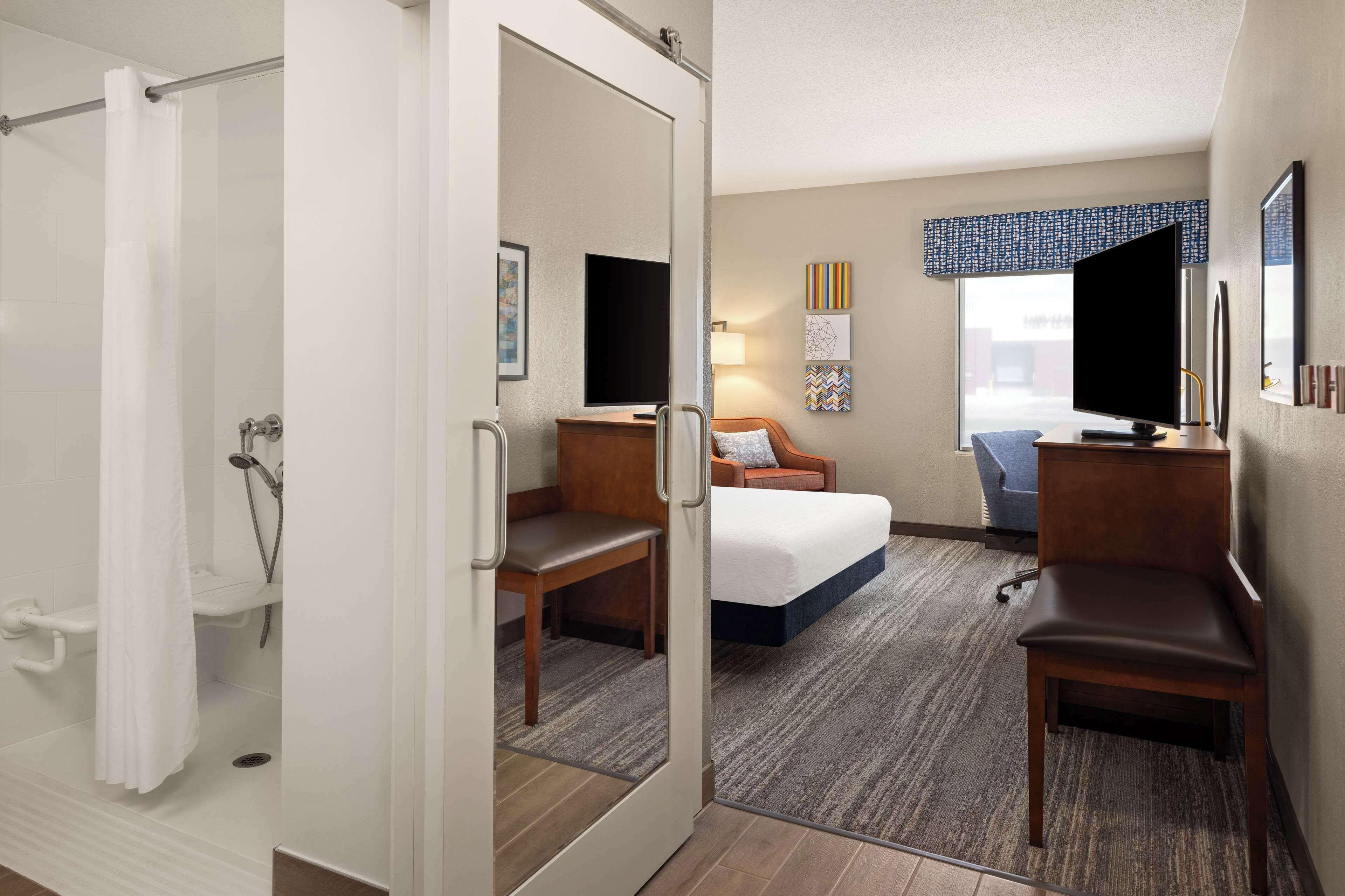 King Room Roll Shower Mobility Access or Non-Smoking