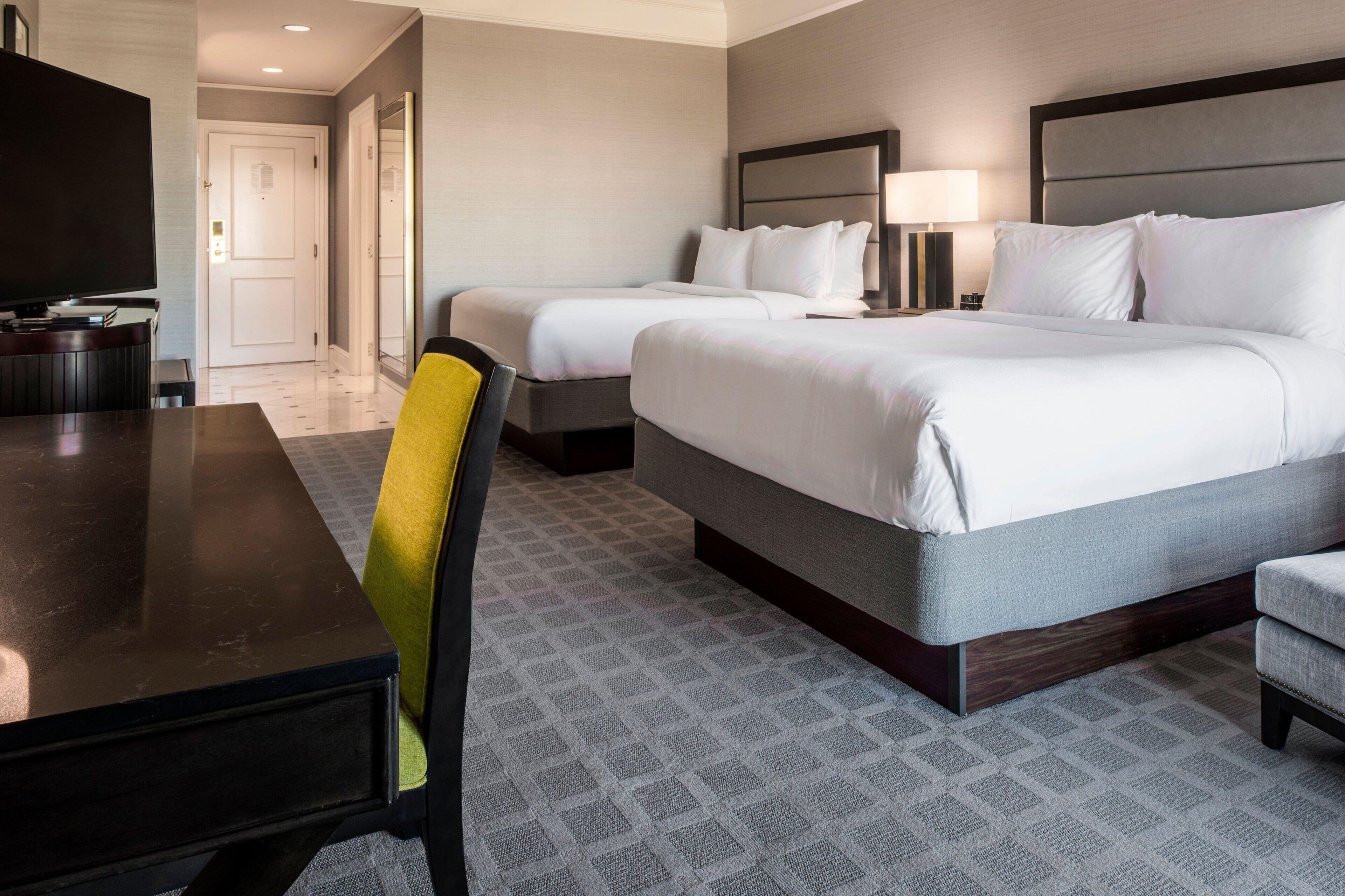 Grand Deluxe Queen Room Two Queen Beds Park View Mobility Hearing Accessible Roll Shower