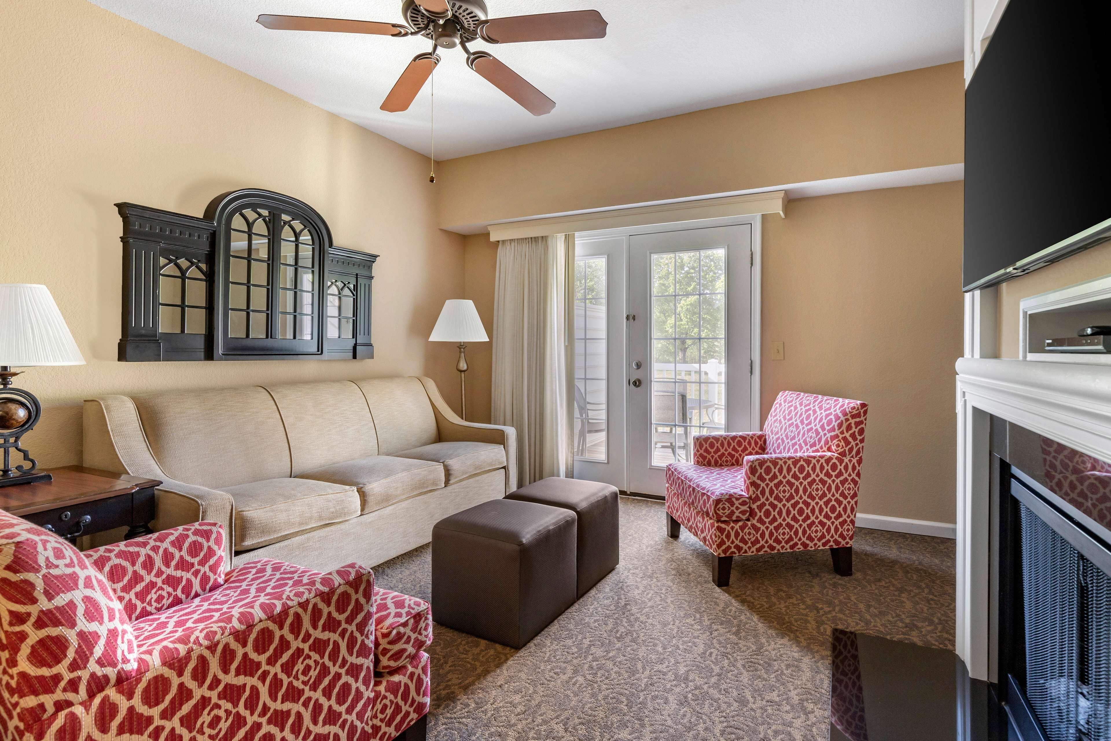 Two-Bedroom Suite One King Bed One Queen Bed Upstairs