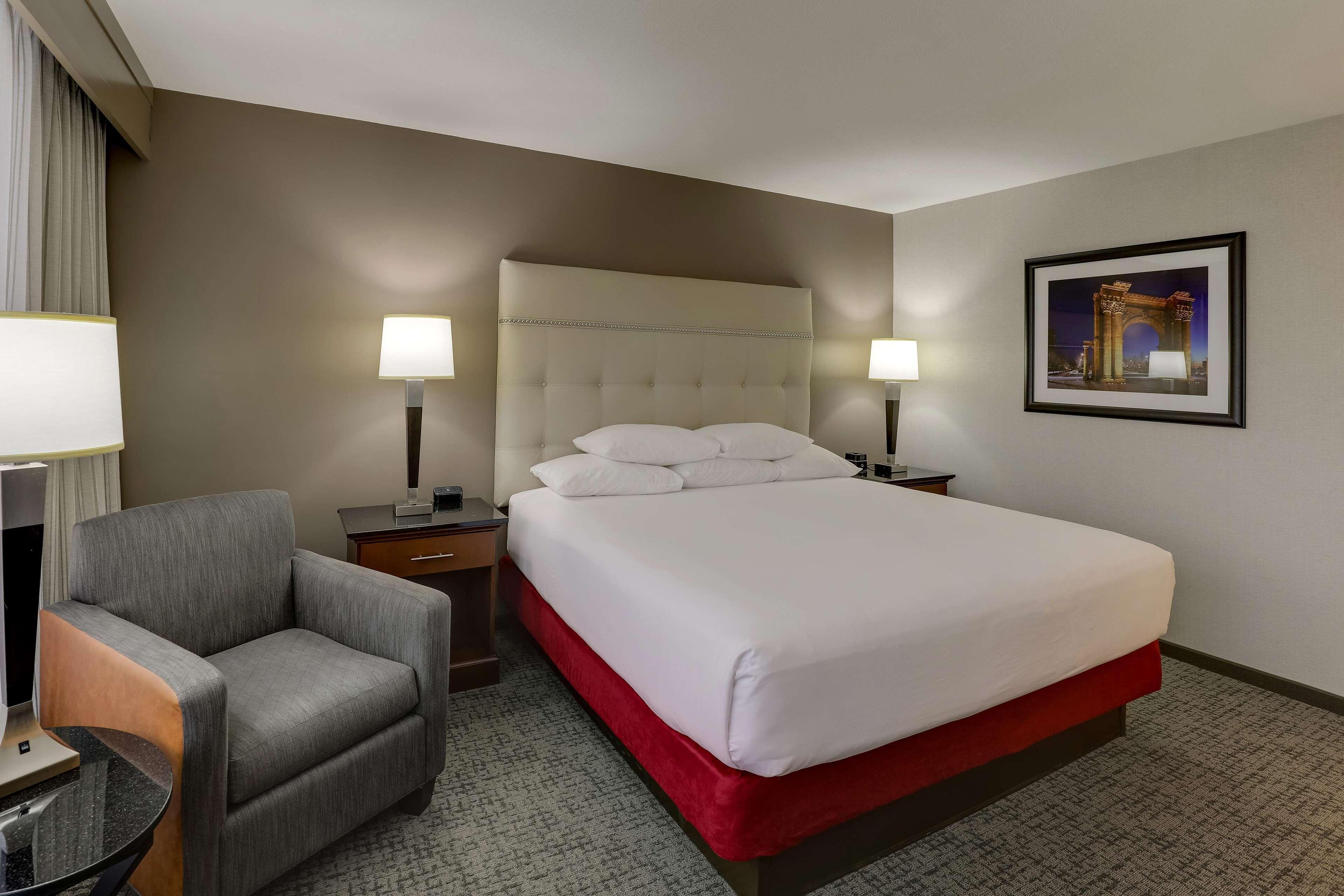 Deluxe King Room High Floor