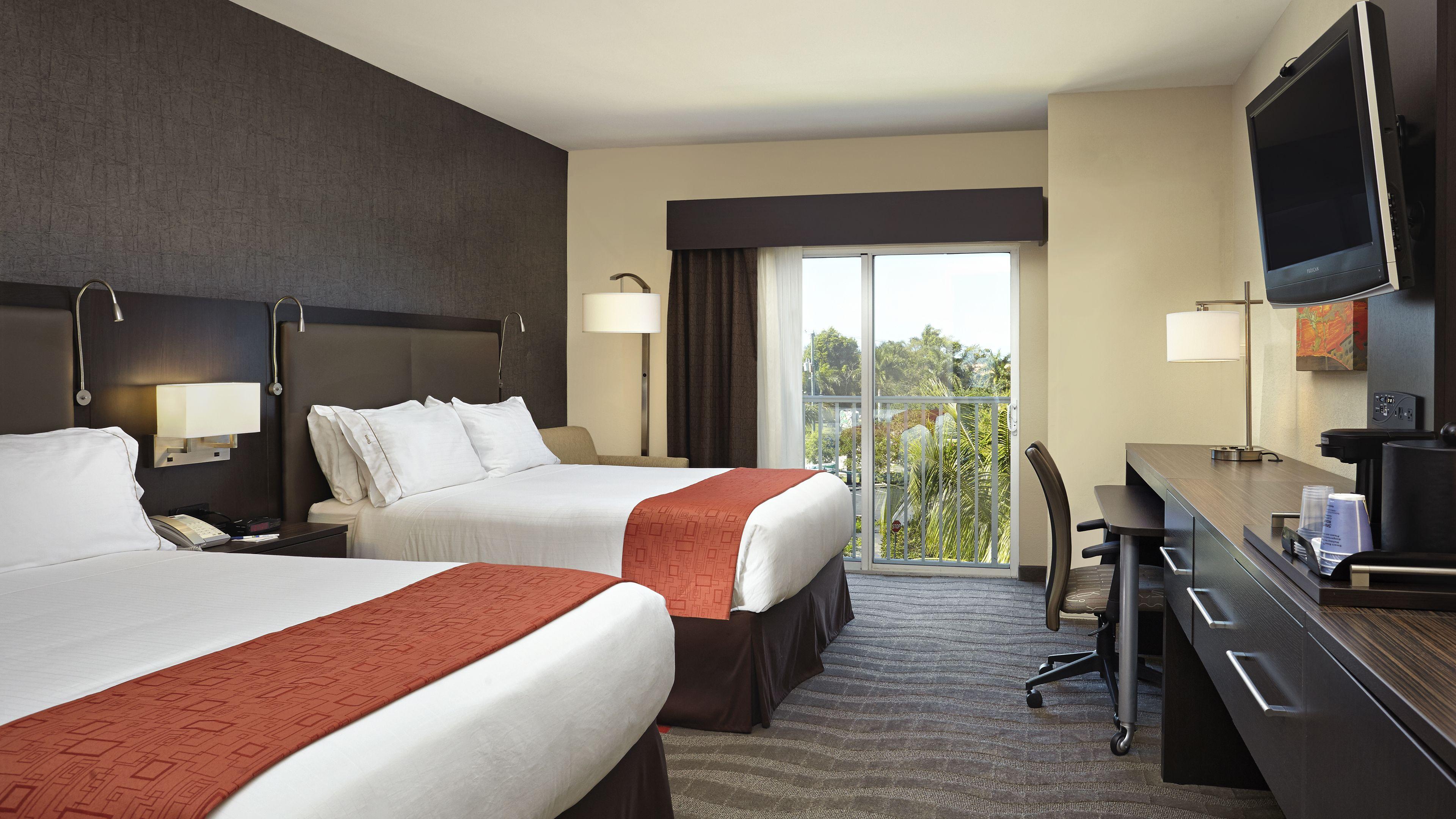 Queen Room with Pool View
