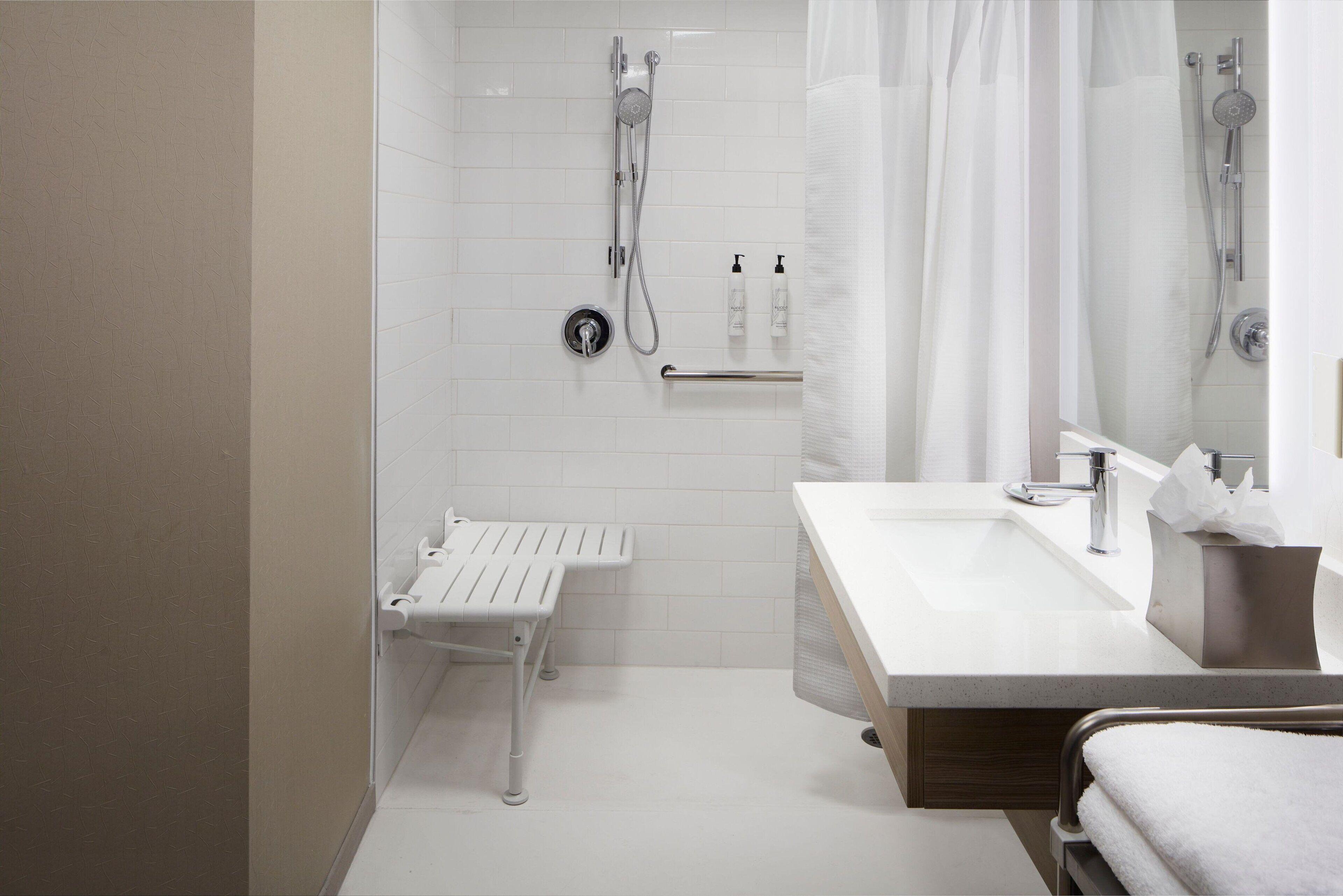 One-Bedroom King Suite Balcony Bathtub Trundle Sofa Mobility Access or Hearing Accessible