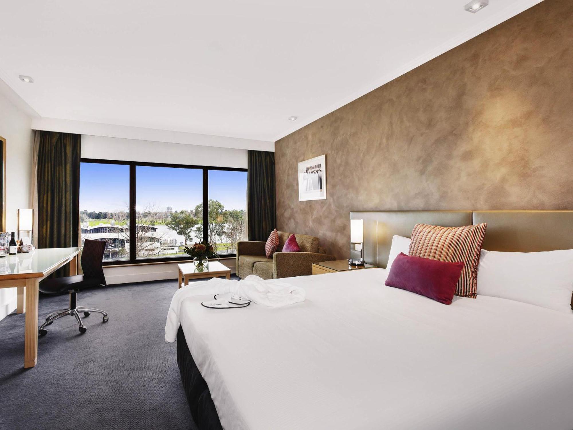 Privilege King Room with Lake View