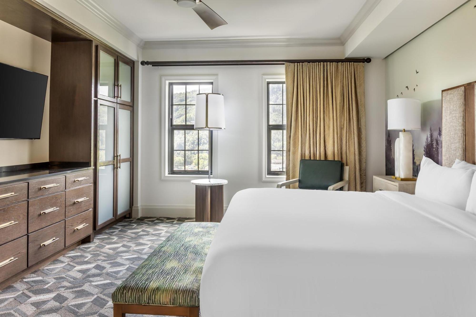 Three-Bedroom Presidential King Suite