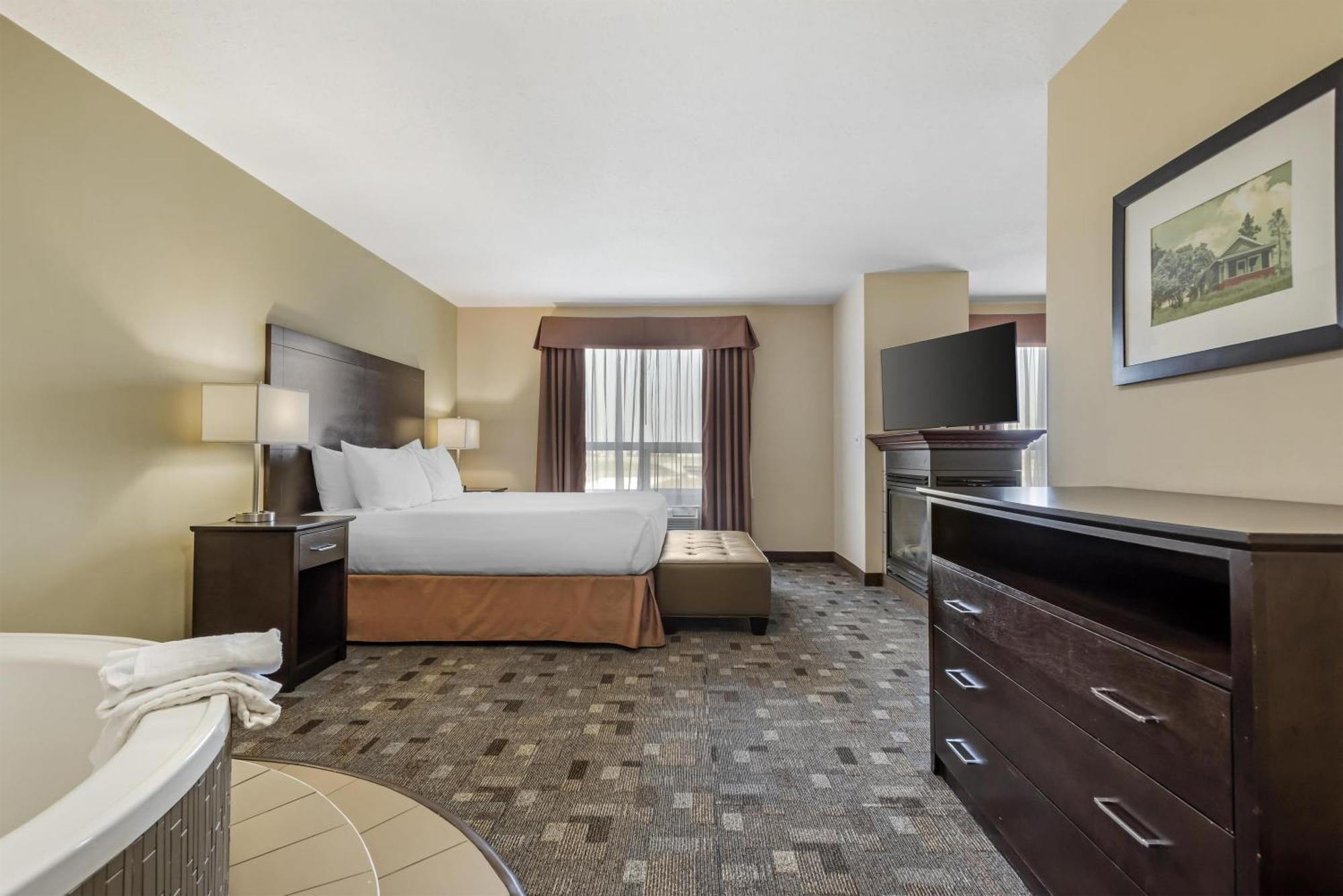 King Suite with Spa Bath and Fireplace