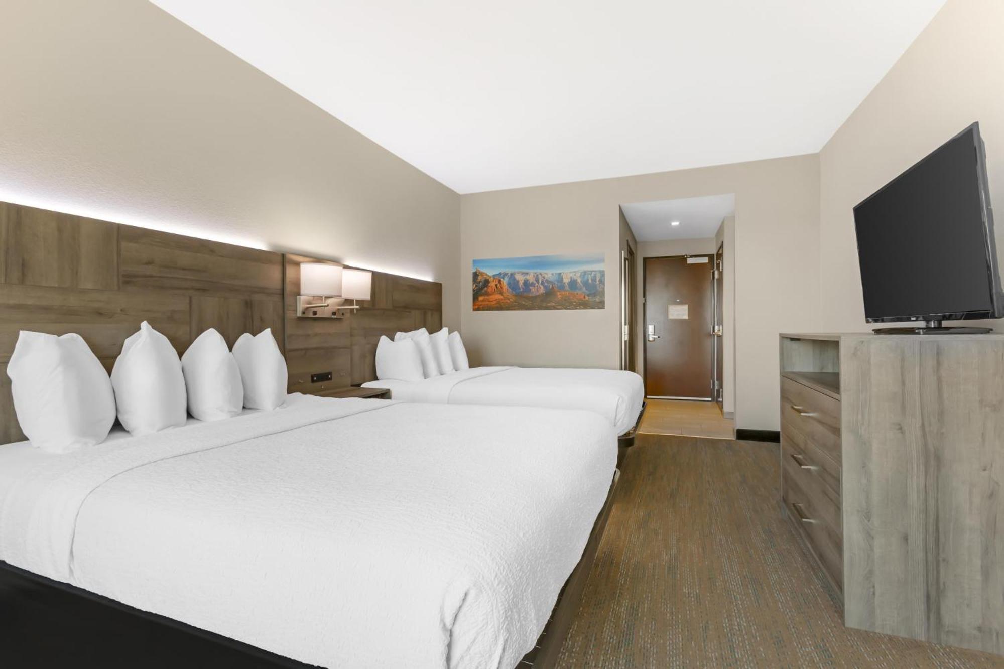 Queen Room Two Queen Beds Non-Smoking