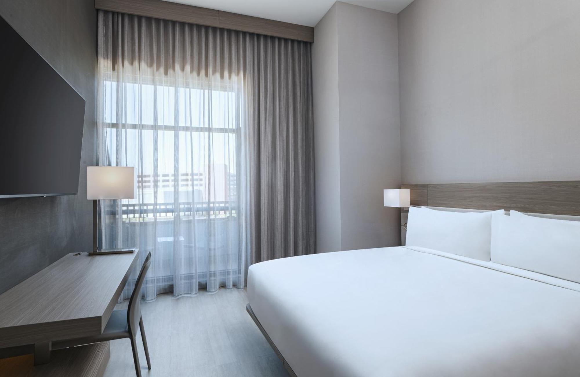 Superior King Room Balcony
