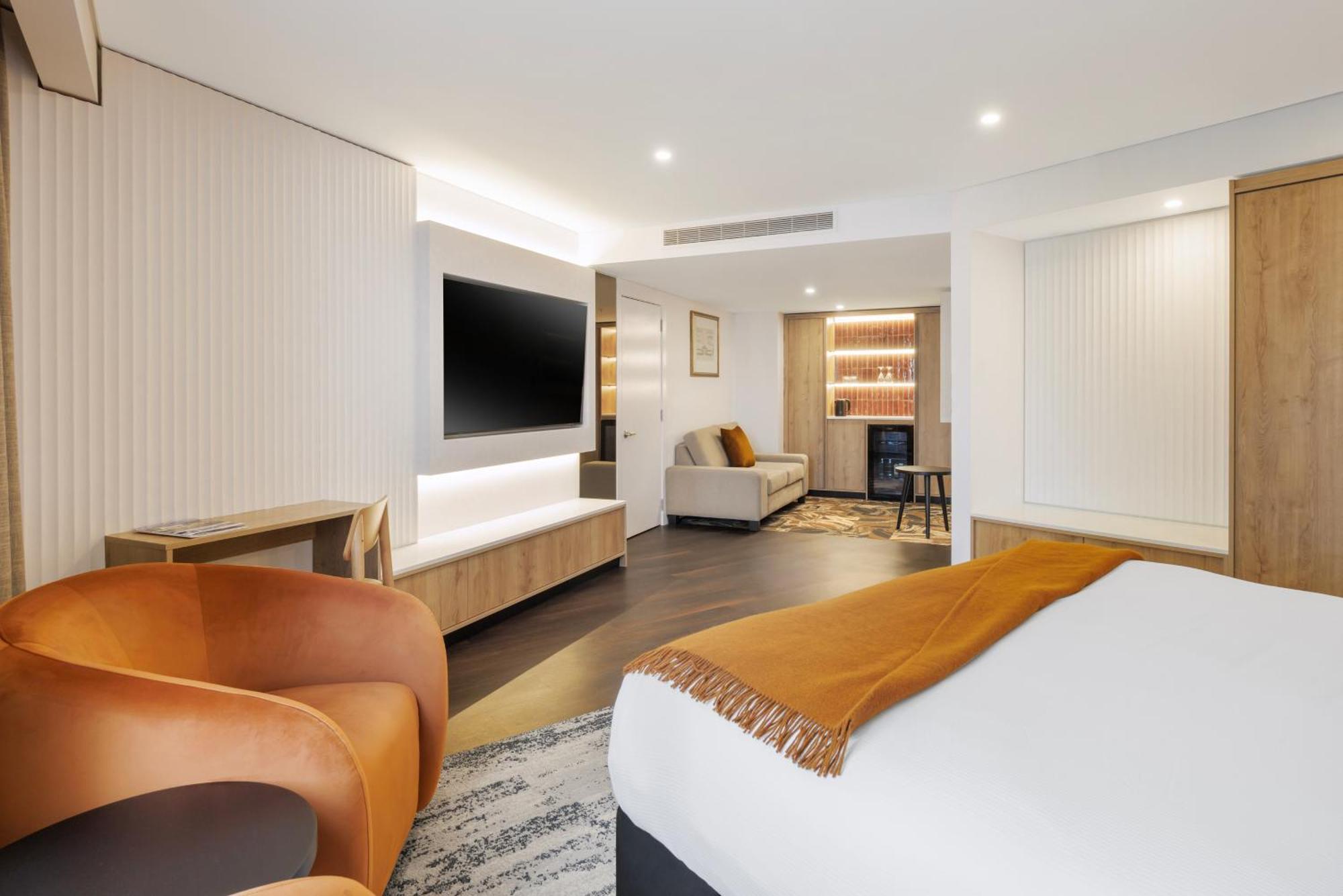 Suite 1 King