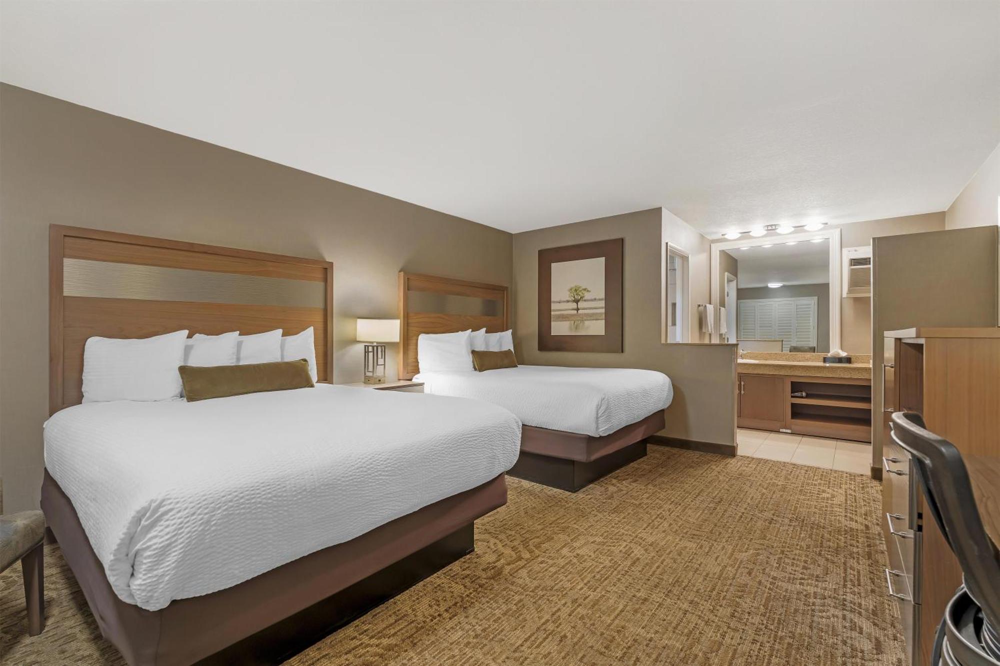Double Room with Two Queen Beds - Disability Access/Non-Smoking