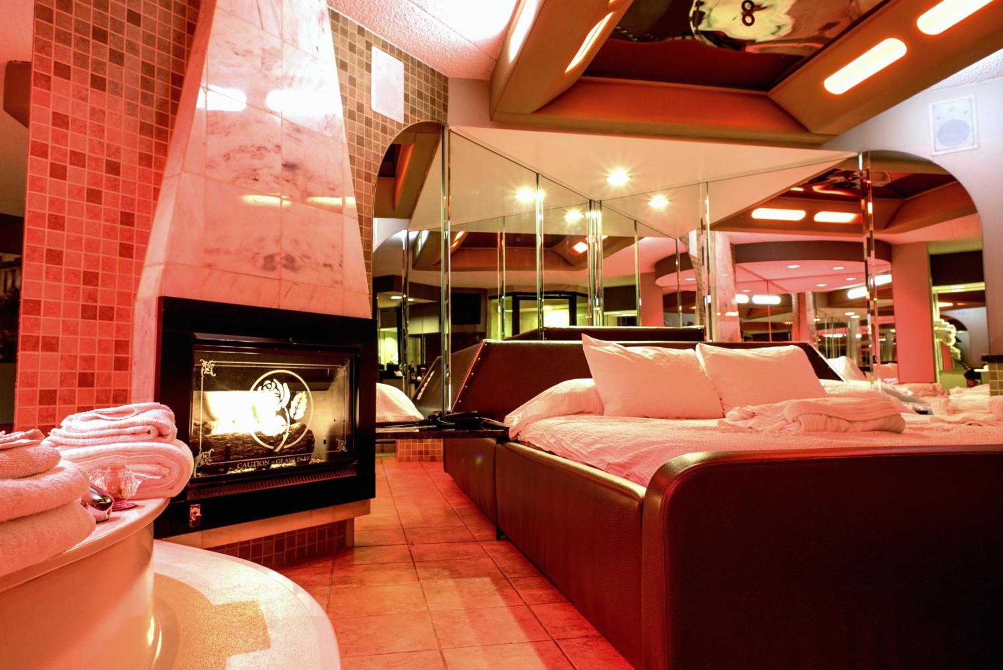 King Studio with Sofa Bed