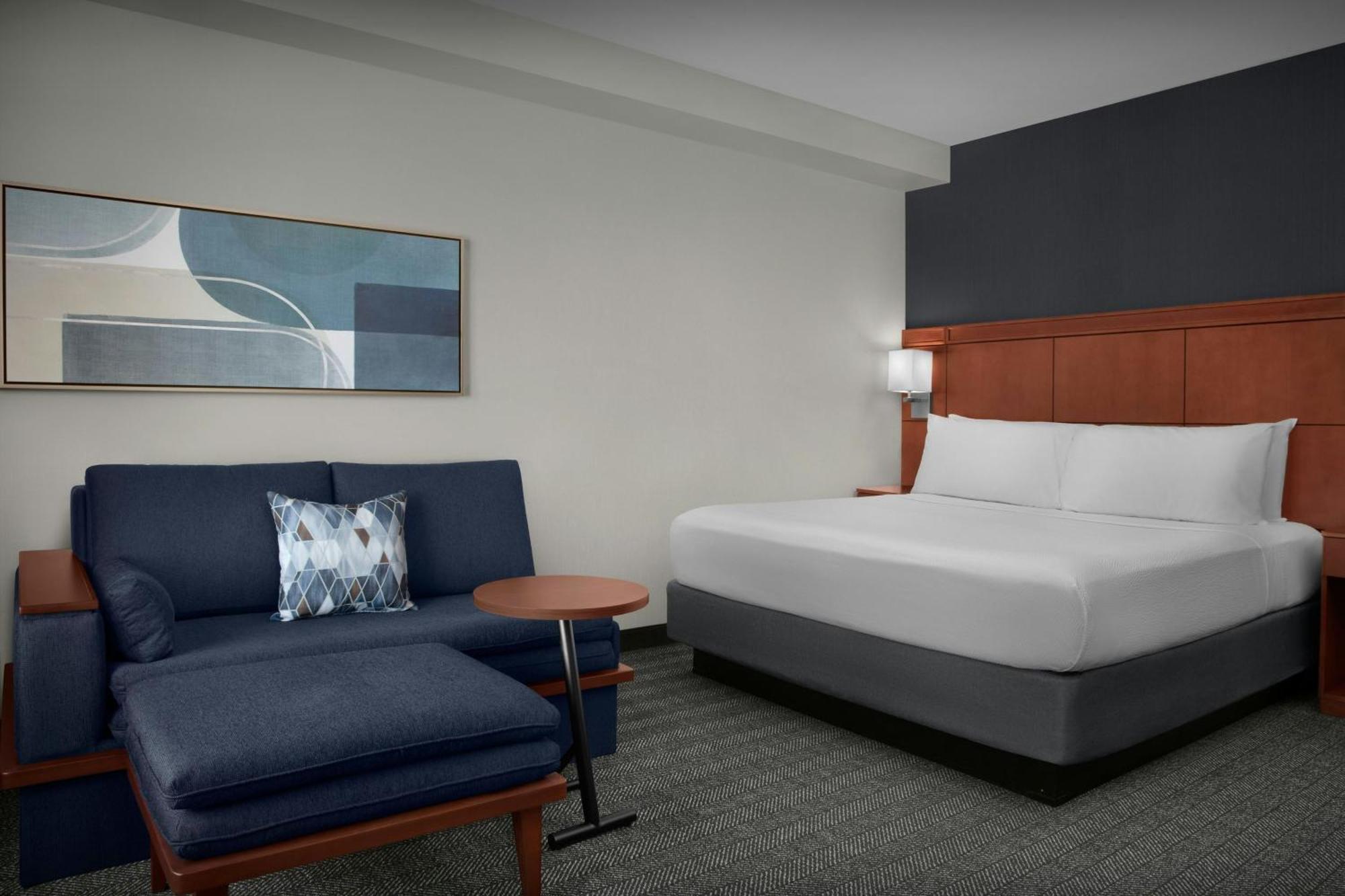 King Room Mountain View Sofa Bed
