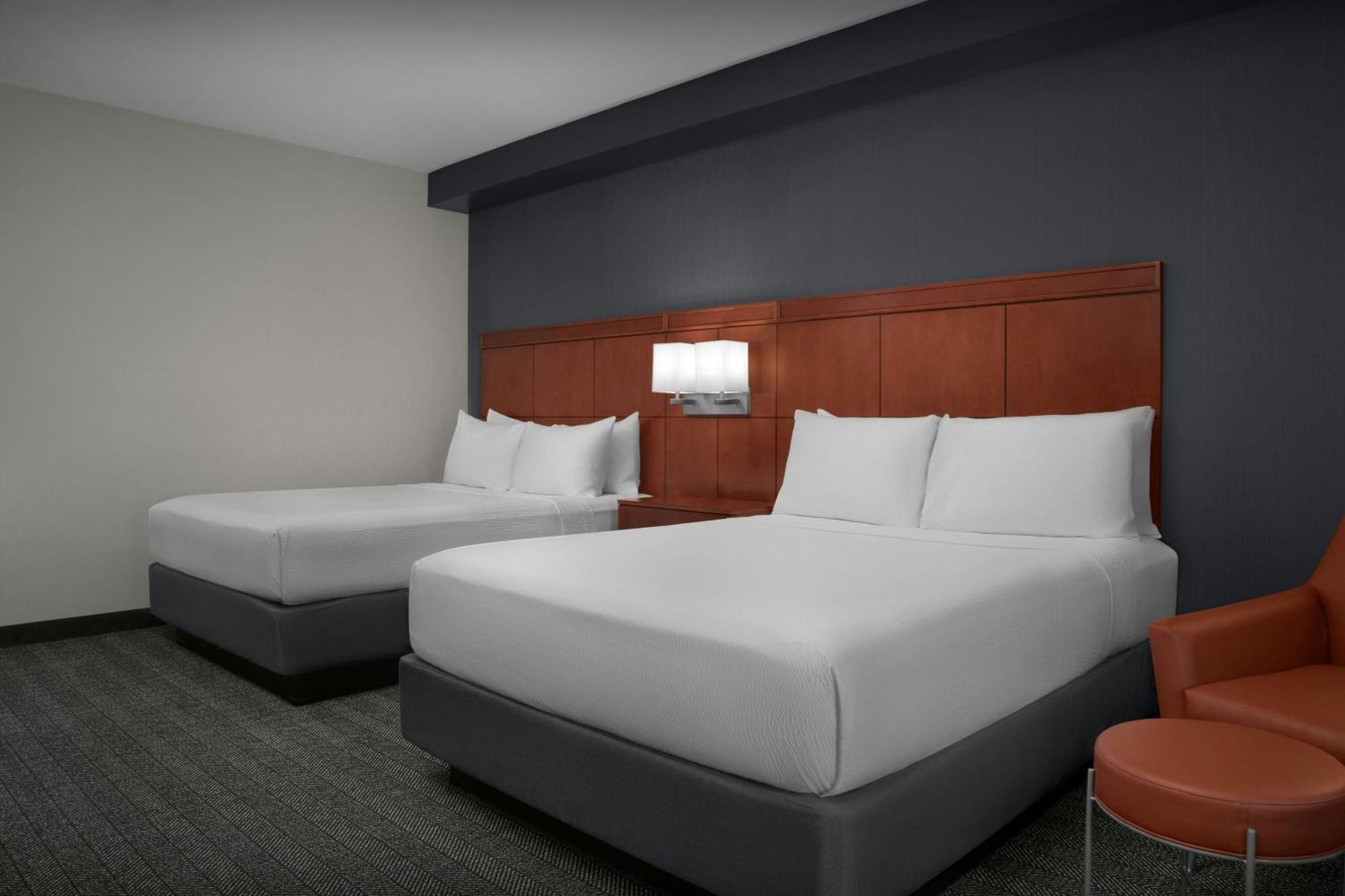 Queen Room Two Queen Beds Hearing Accessible