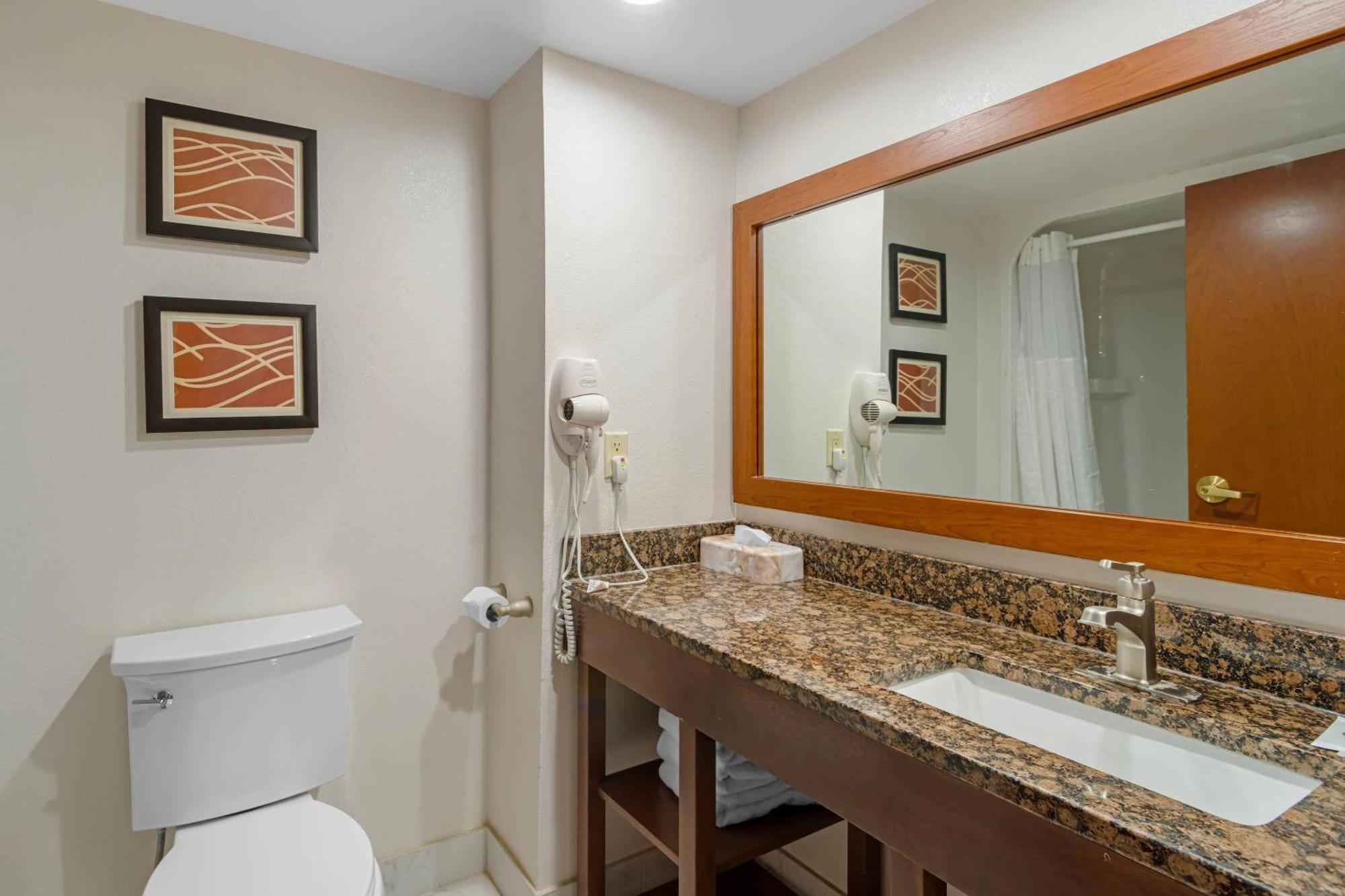 Queen Suite with Two Queen Beds - Non-Smoking
