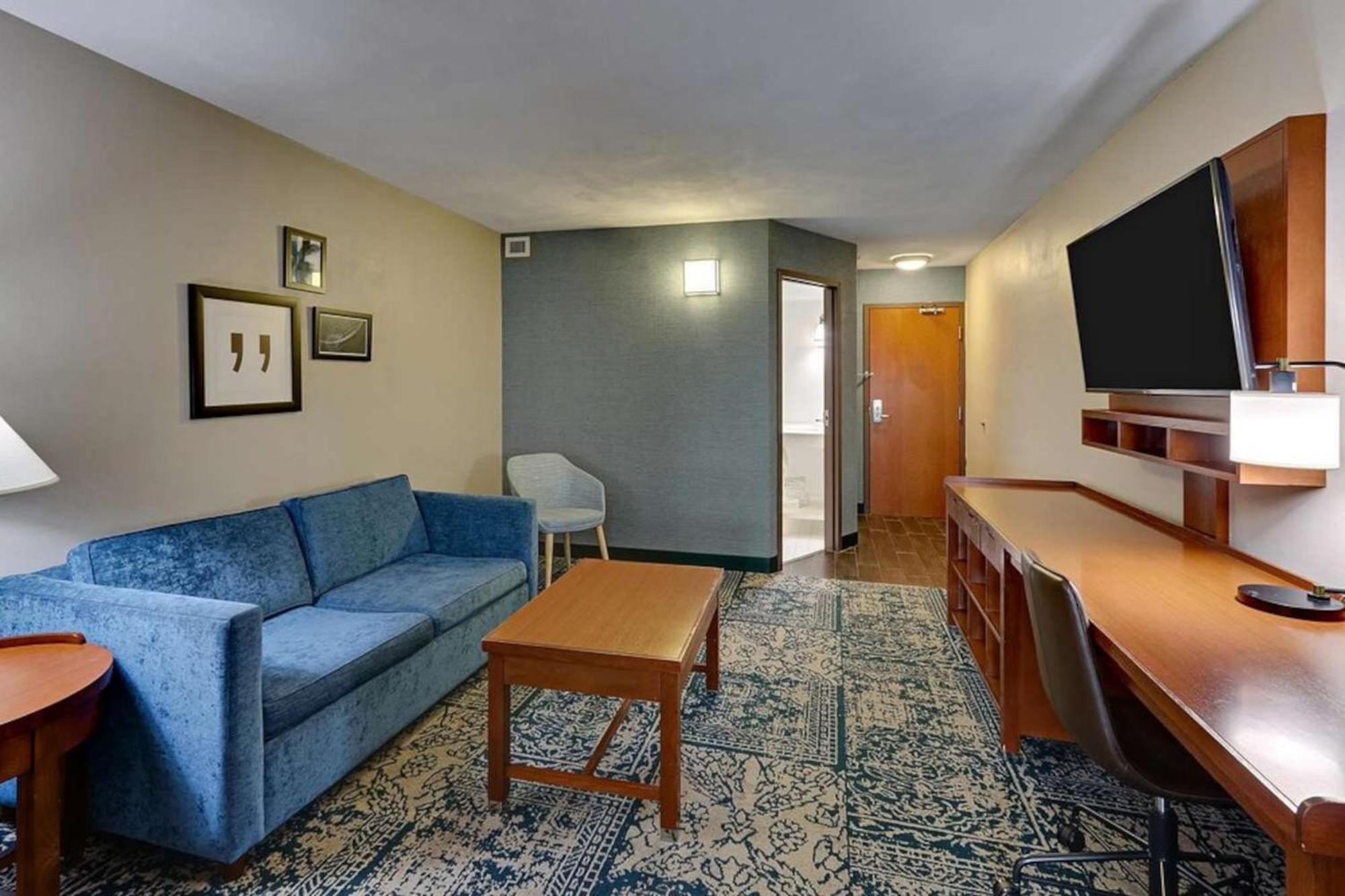 One-Bedroom King Suite - Non-Smoking,1739669529:JPEG