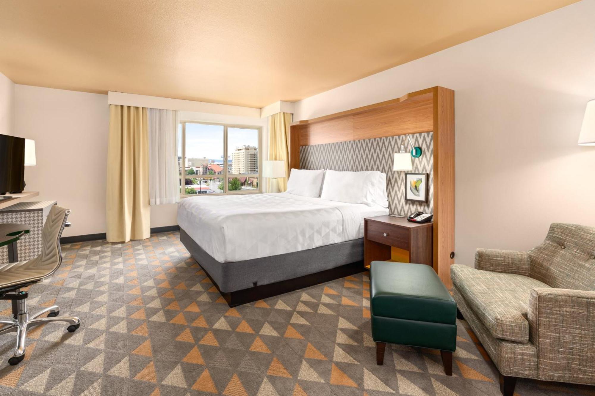 Deluxe King Room Fireplace